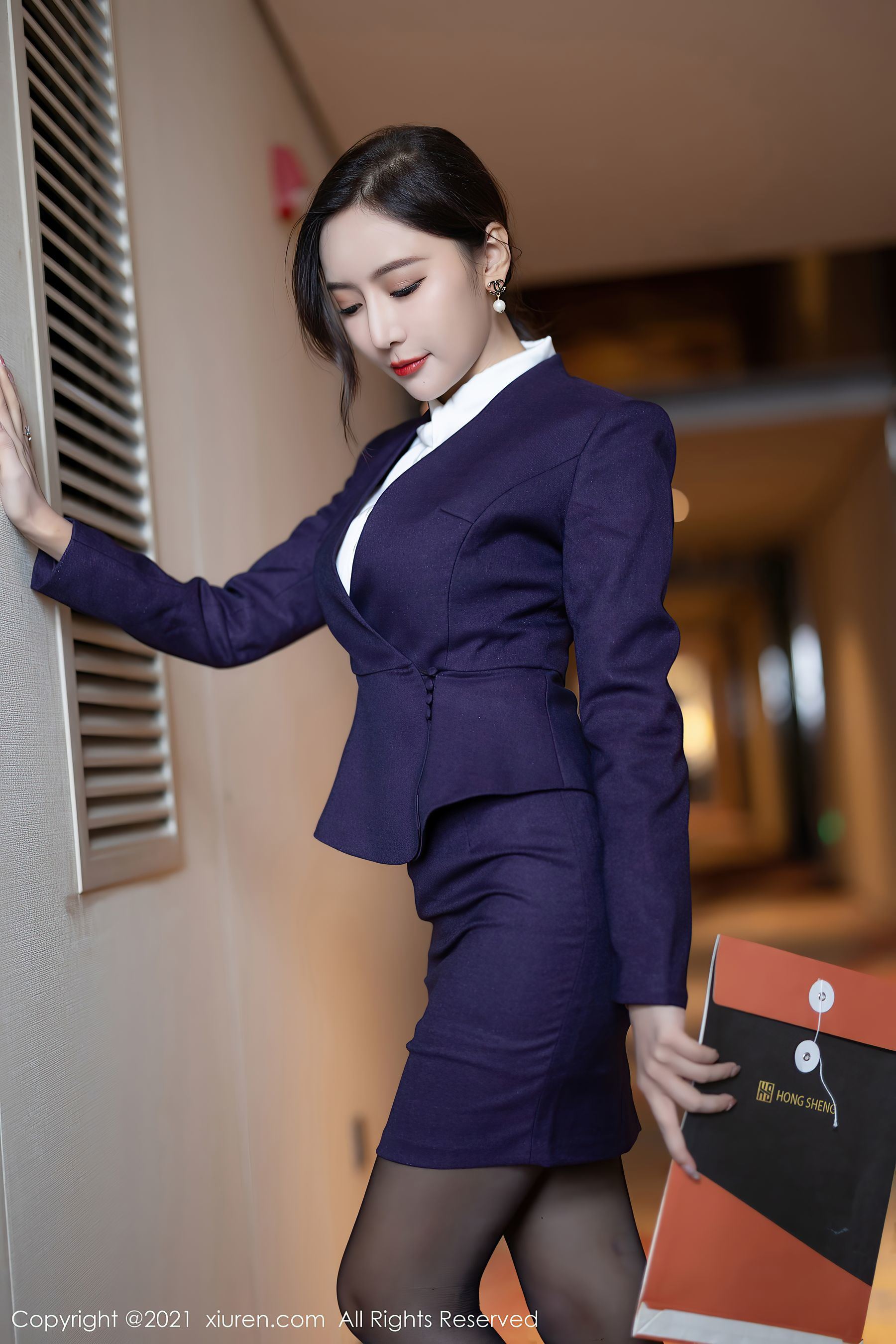 秀人 No.4184 王馨瑶Yanni OL黑丝美腿写真
