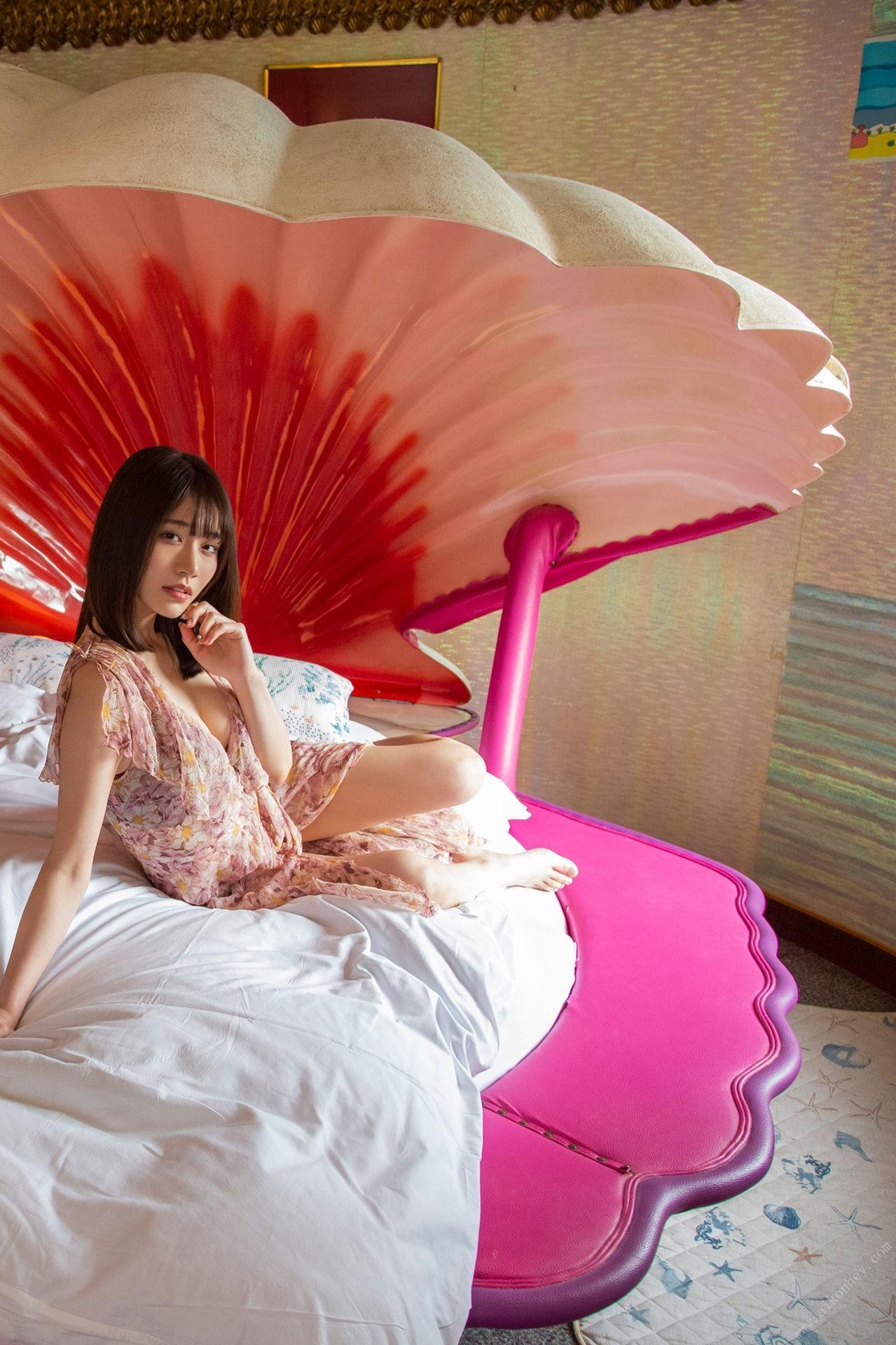 河北彩花 昭和レトロラブホで抱いてくれたらいいのに 週刊ポストデジタル写真集[102P]