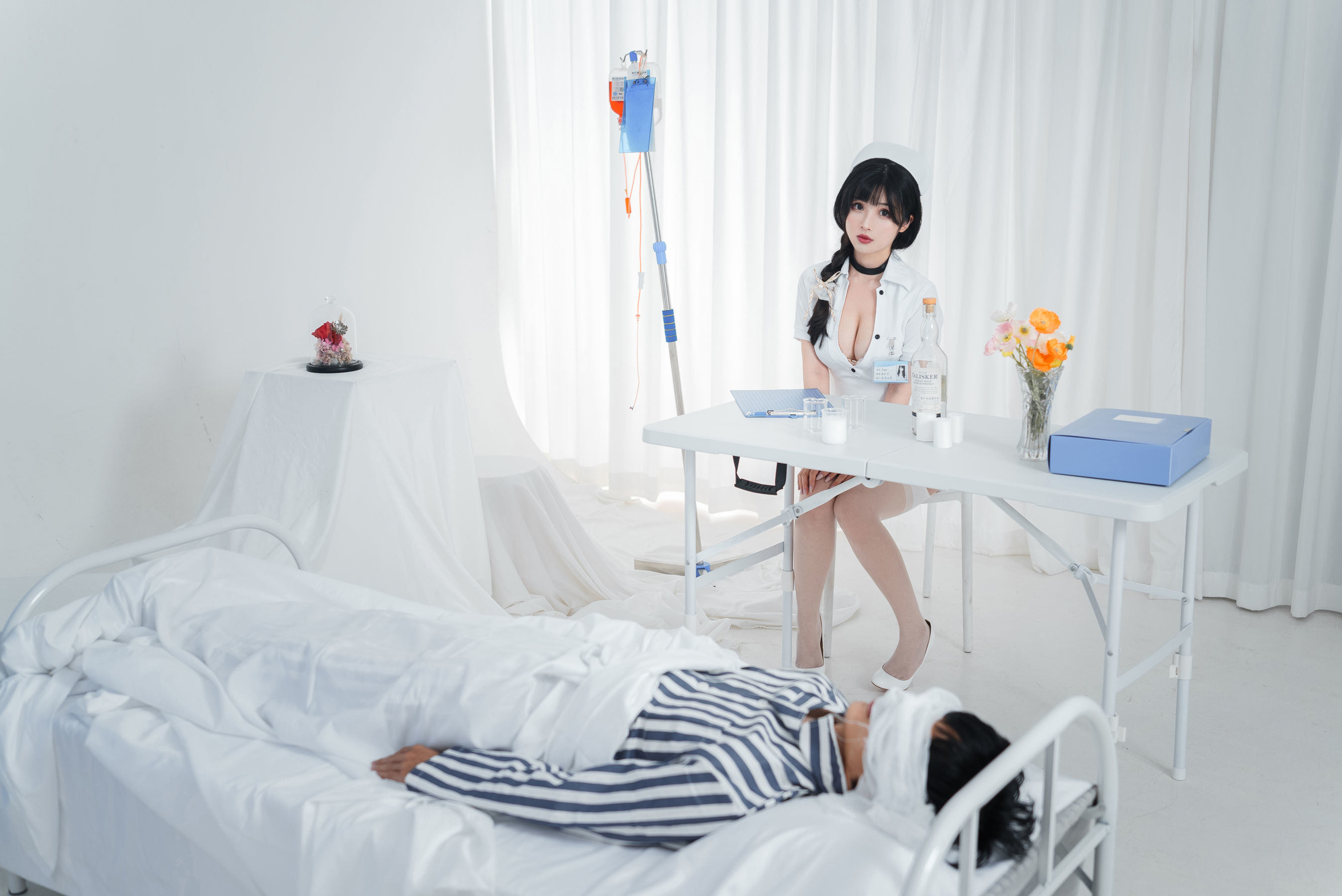 Rioko凉凉子《采集室实习护士》Cosplay写真