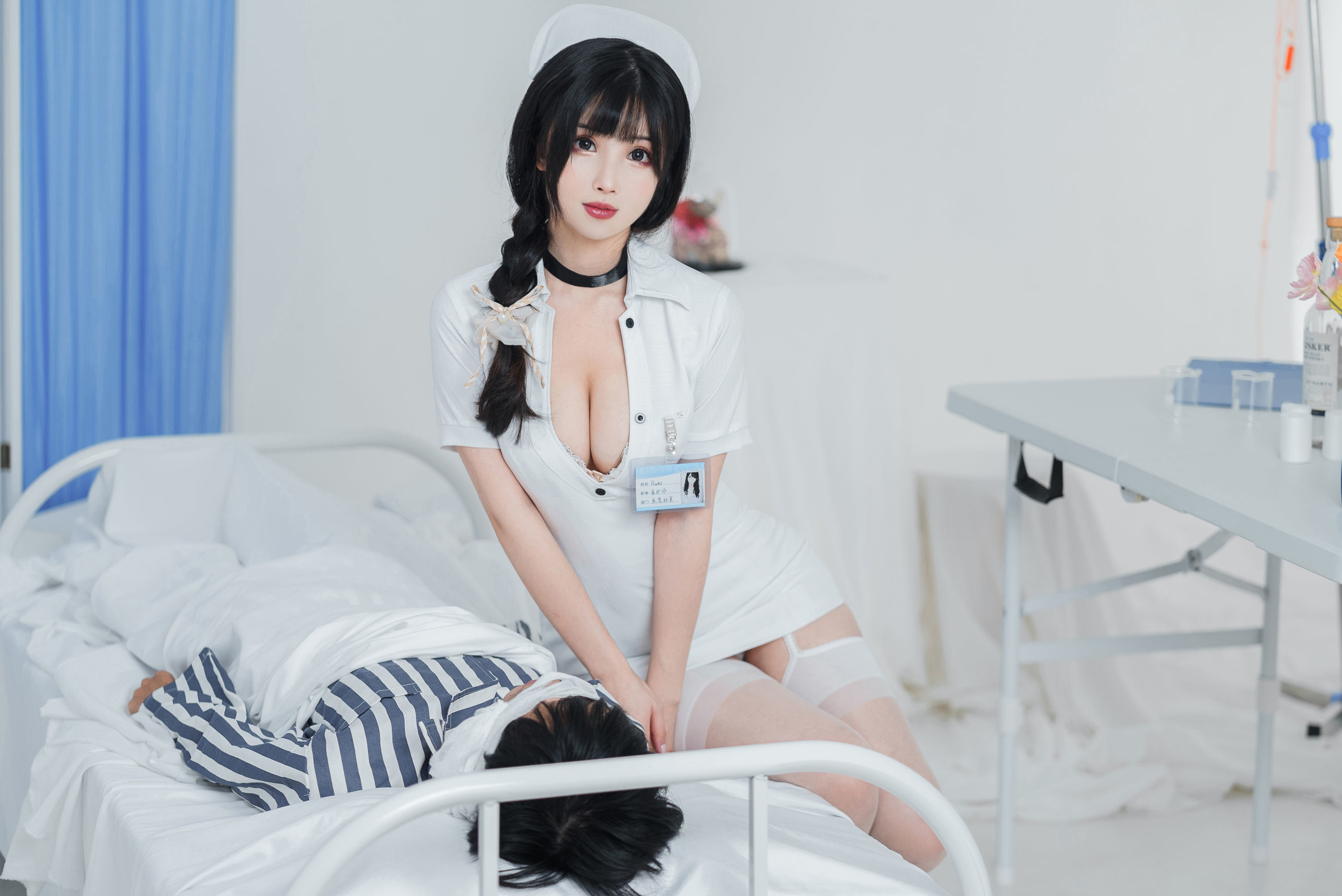 Rioko凉凉子《采集室实习护士》Cosplay写真