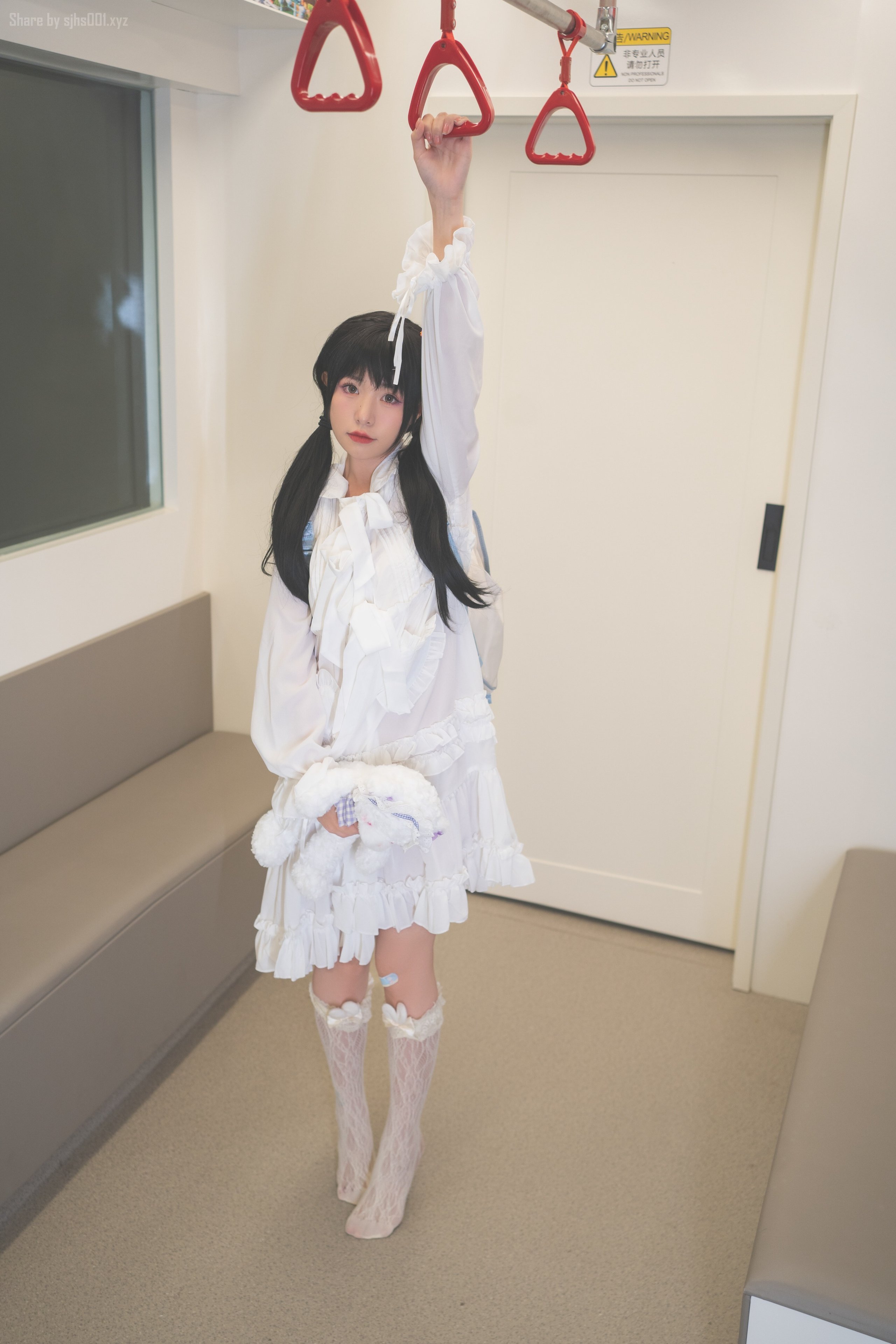【爆机少女喵小吉】 深夜地铁