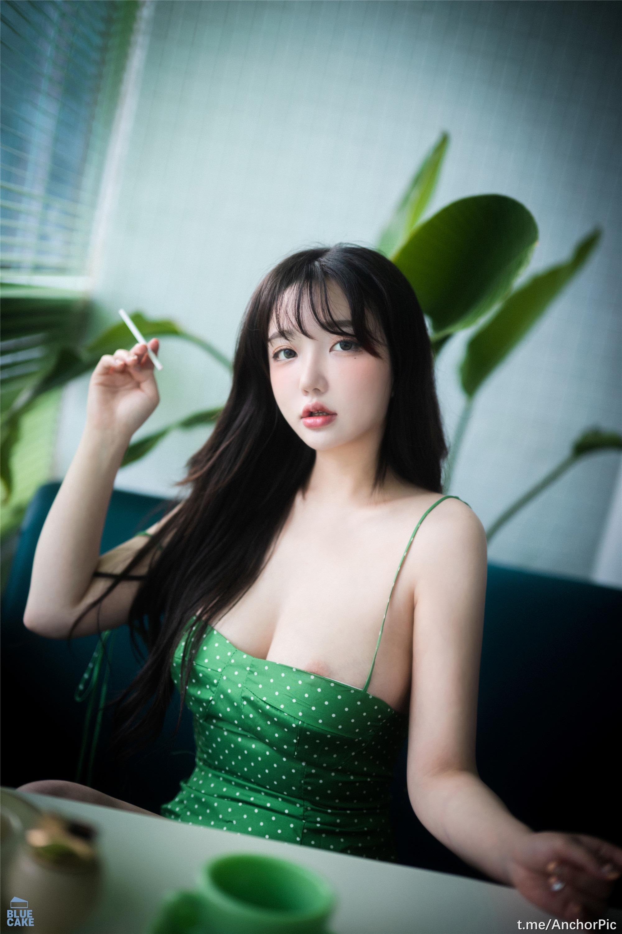 [BLUECAKE] Son Ye-Eun (손예은) - Nothing RED 104P