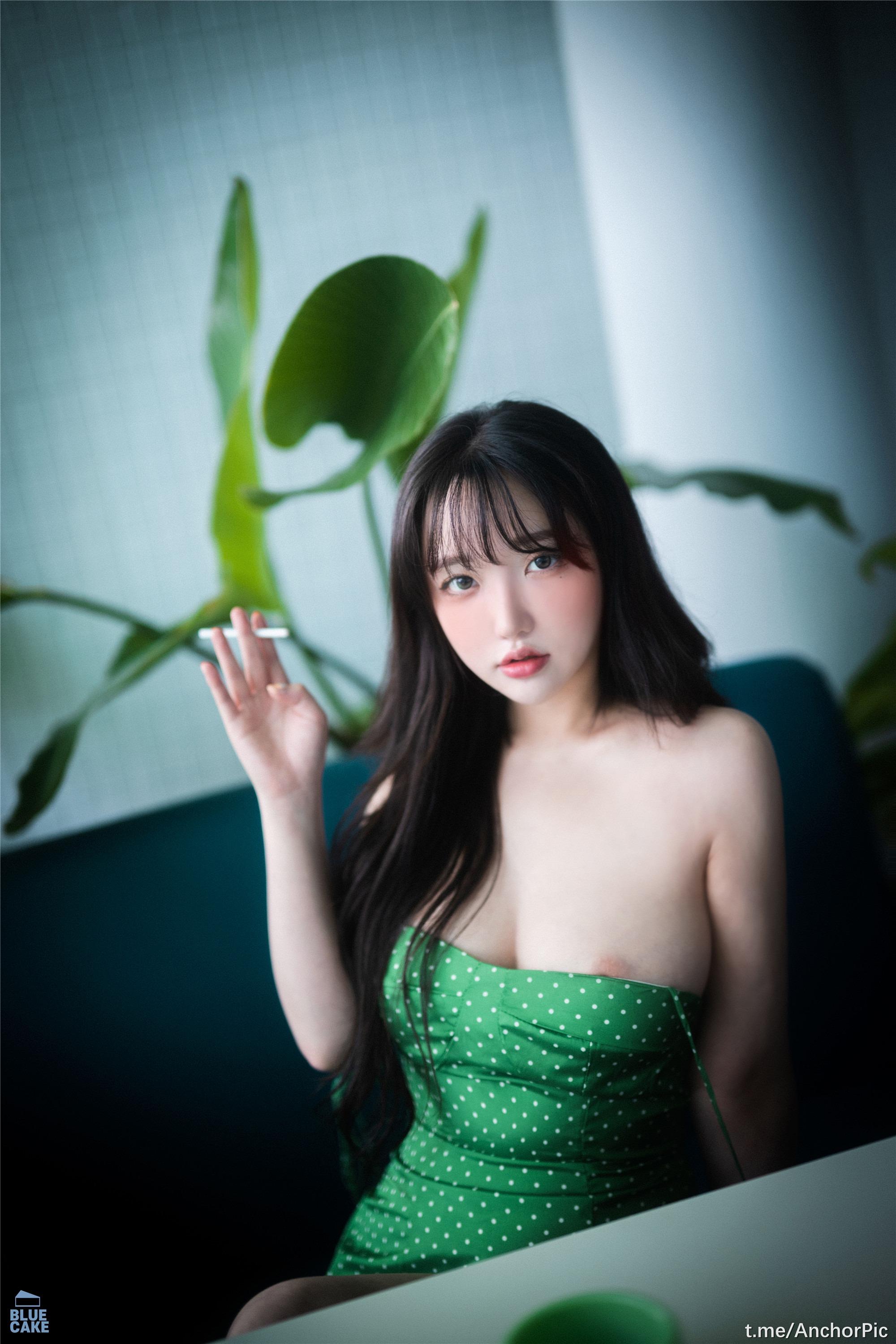 [BLUECAKE] Son Ye-Eun (손예은) - Nothing RED 104P