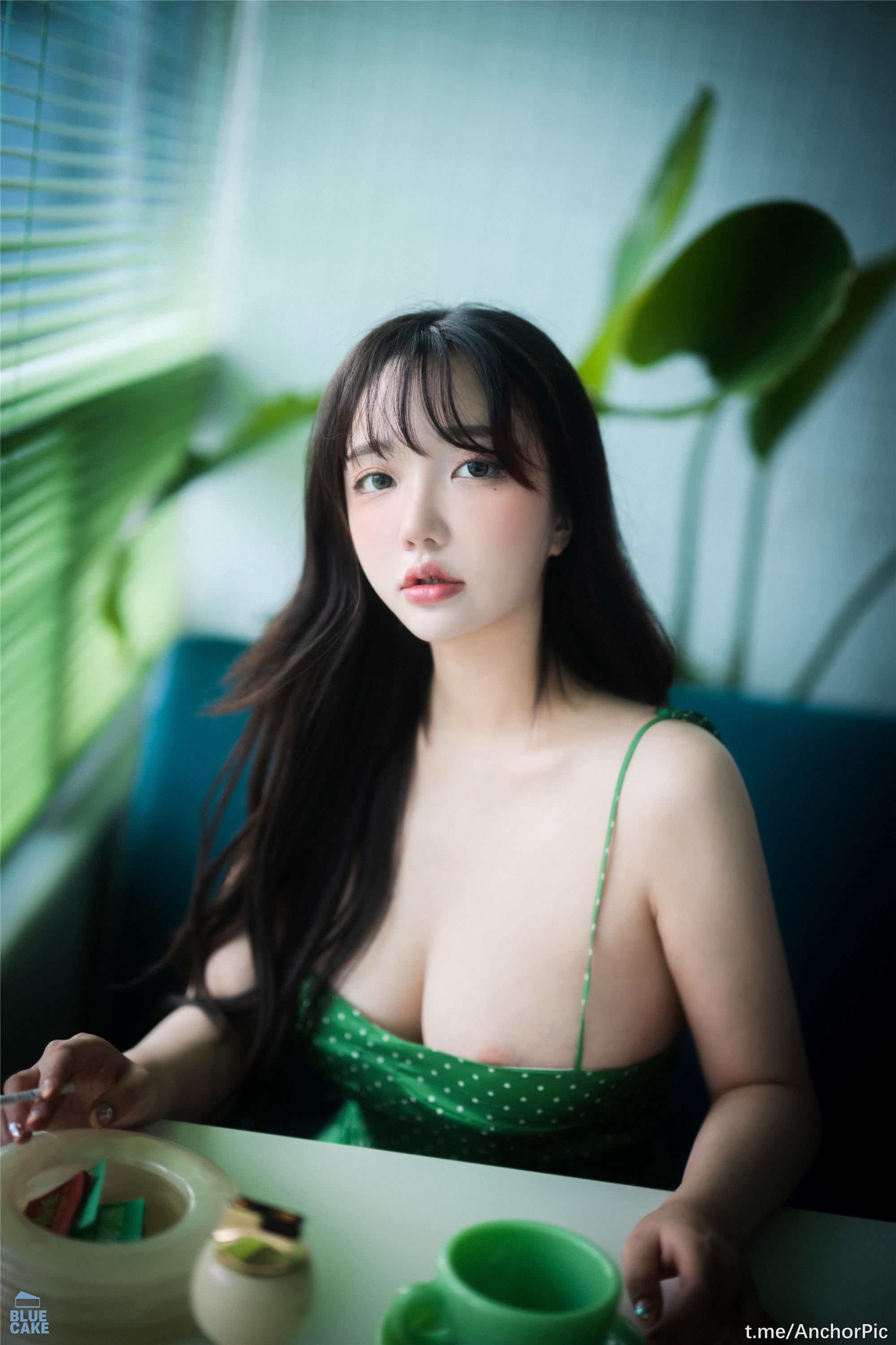 [BLUECAKE] Son Ye-Eun (손예은) - Nothing RED 104P
