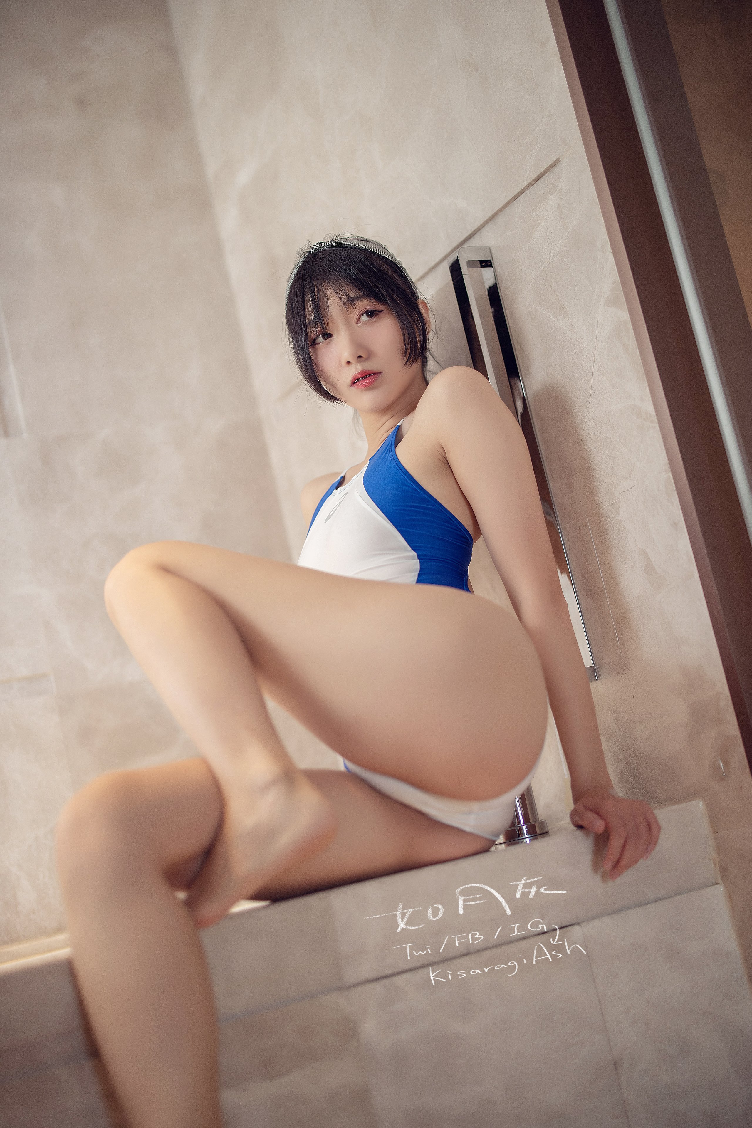 Như Nguyệt Xám - Xanh Trắng Thi Đấu Bơi Lội