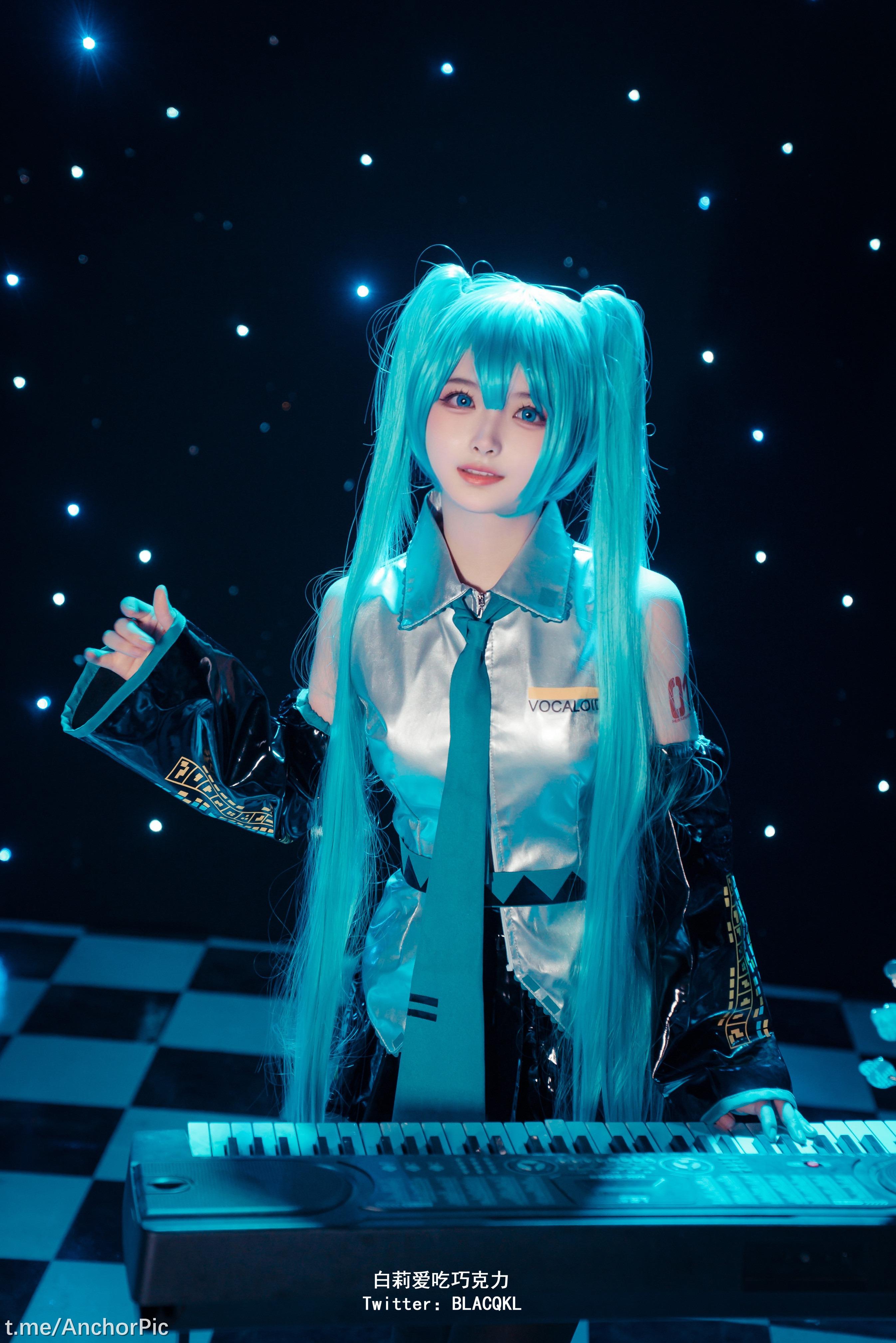 白莉爱吃巧克力 - miku 初音未来 102P