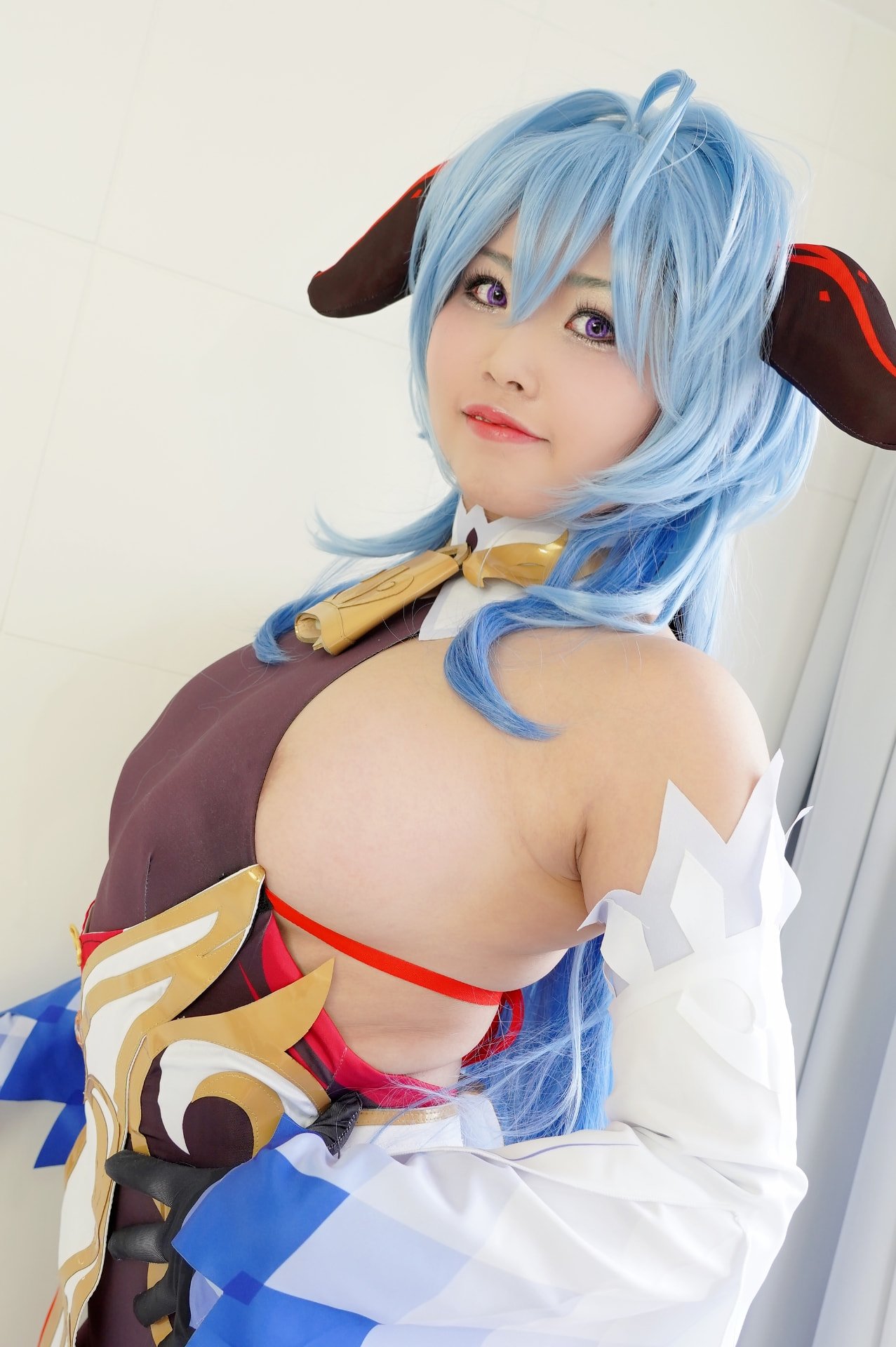 SAD-131] [白餡堂] Hカップ爆乳蹂躙！メートルオーバーのデカ乳長身レイヤー拘束調教3P 原〇甘〇