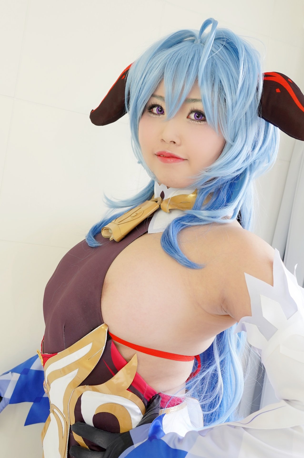 SAD-131] [白餡堂] Hカップ爆乳蹂躙！メートルオーバーのデカ乳長身レイヤー拘束調教3P 原〇甘〇
