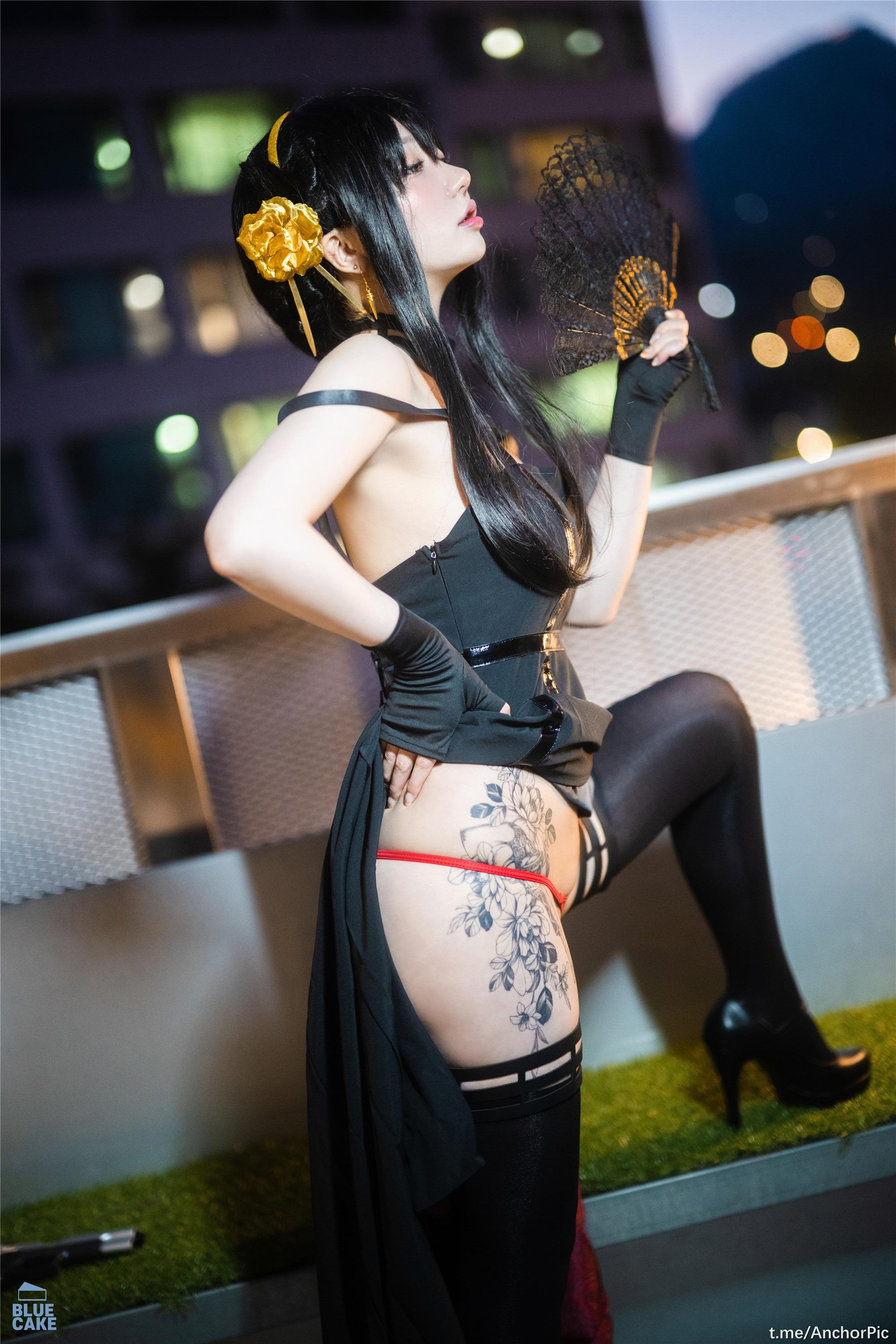 [BLUECAKE] Son Ye-Eun (손예은) - Black Rose RED+ 131P