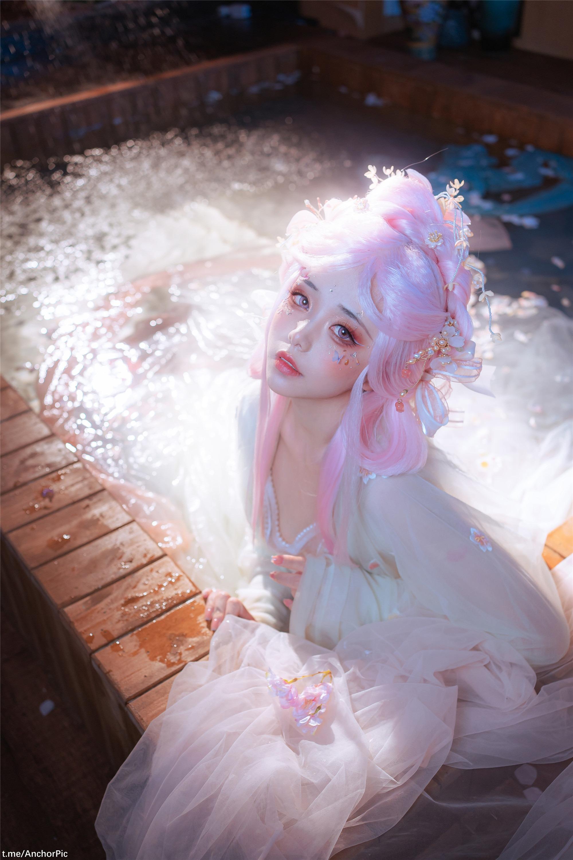 喵小吉 – 临江仙 81P