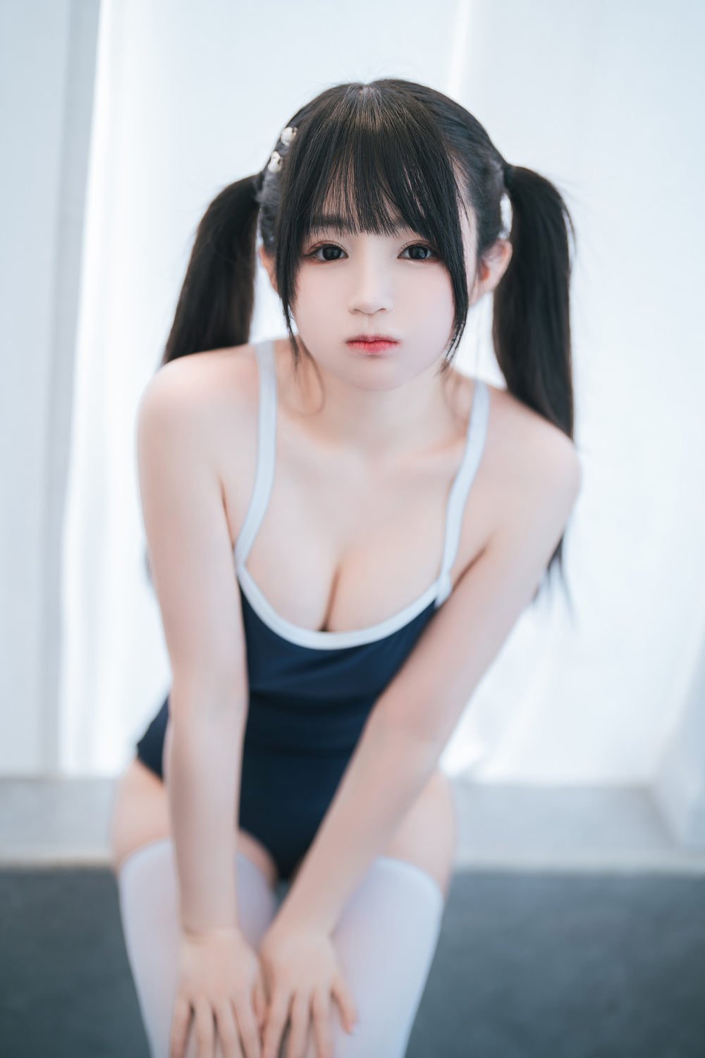 ซากุไร นิงนิง ถุงเท้าขาว ชุดว่ายน้ำโรงเรียน