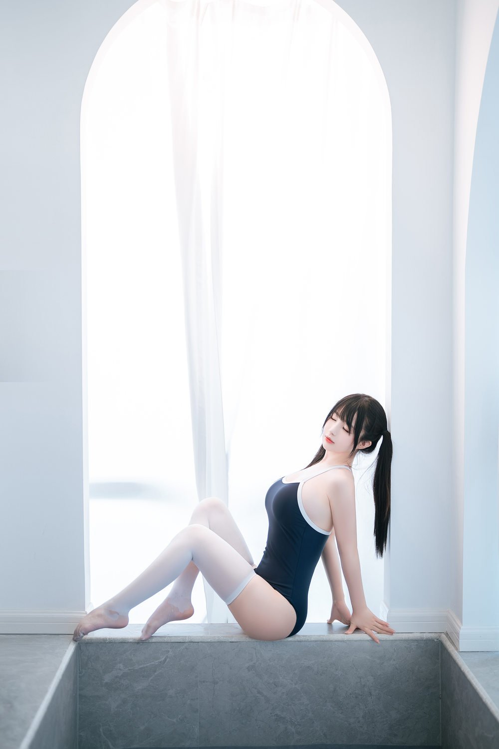 ซากุไร นิงนิง ถุงเท้าขาว ชุดว่ายน้ำโรงเรียน