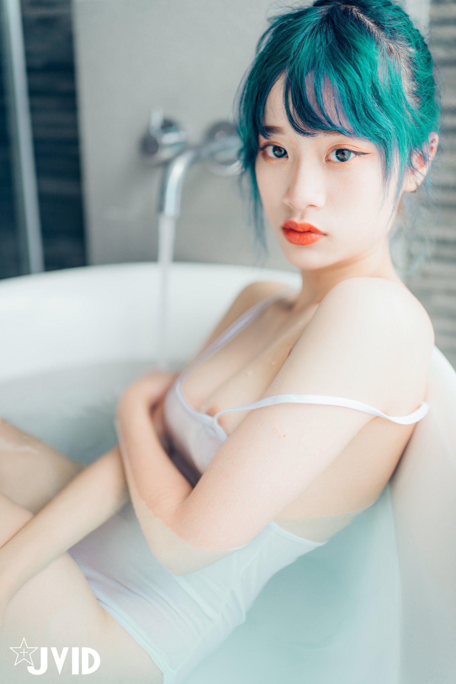 Korean Fang 韓芳語 –Super perfect young body (P)