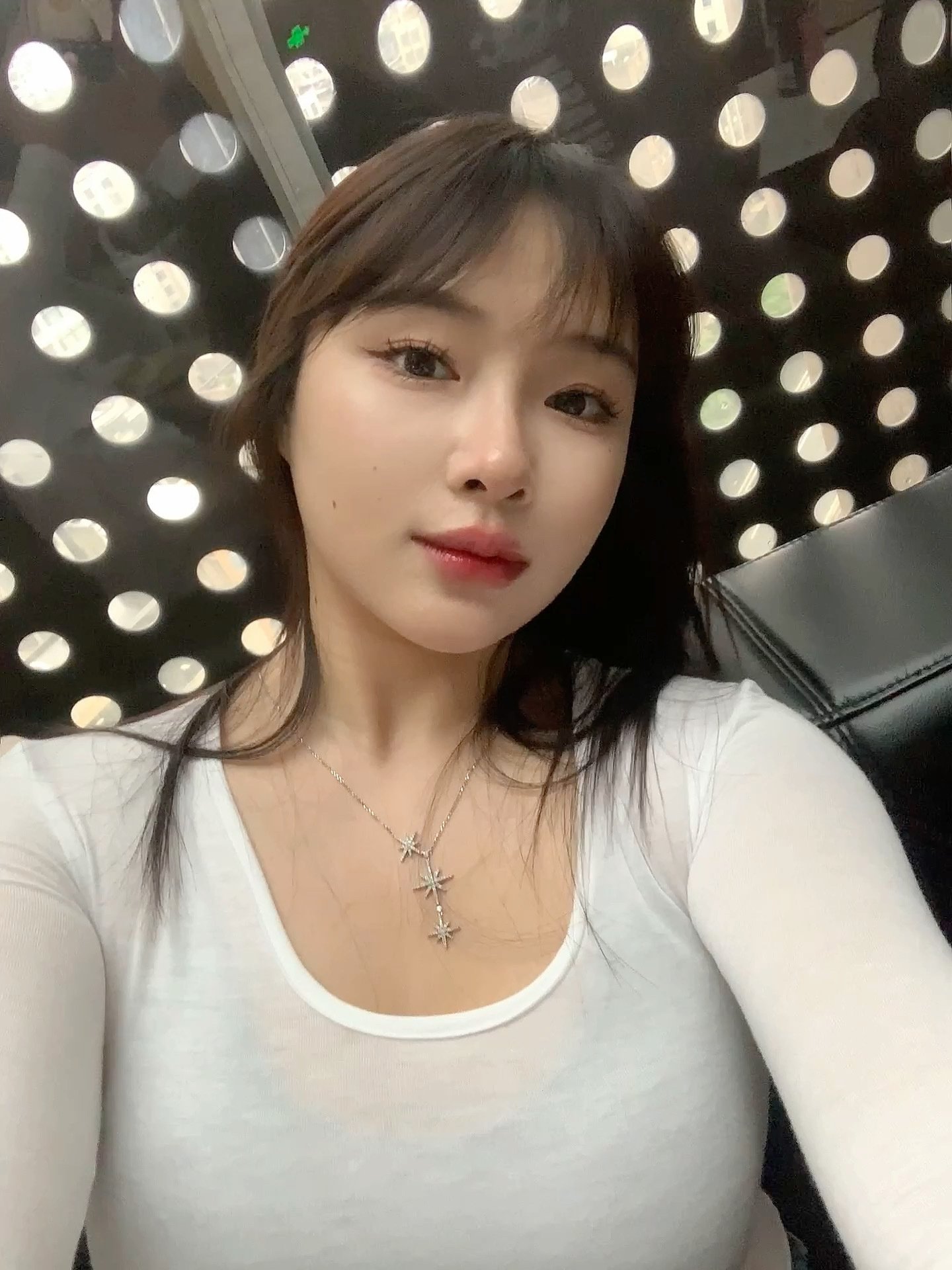 Zhang Lingling ya 0
