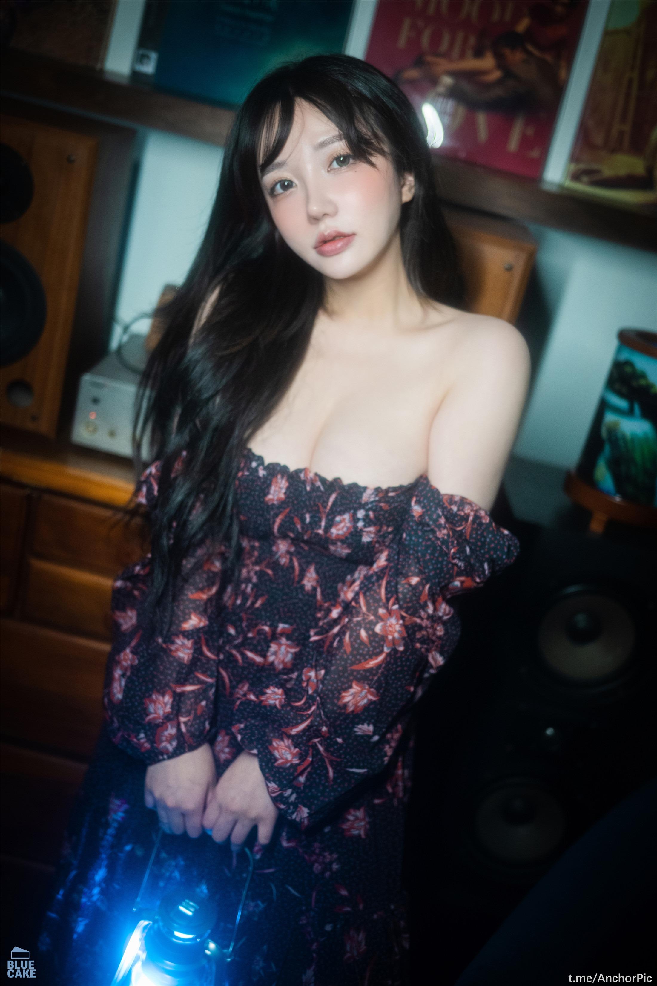 [BLUECAKE] Son Ye-Eun - Nothing RED+ 91P