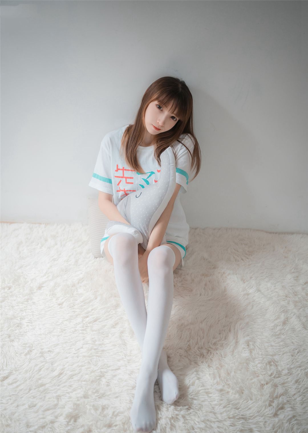Chân trắng, chân đẹp, Cosplay, cô gái xinh đẹp, rất nóng bỏng.
