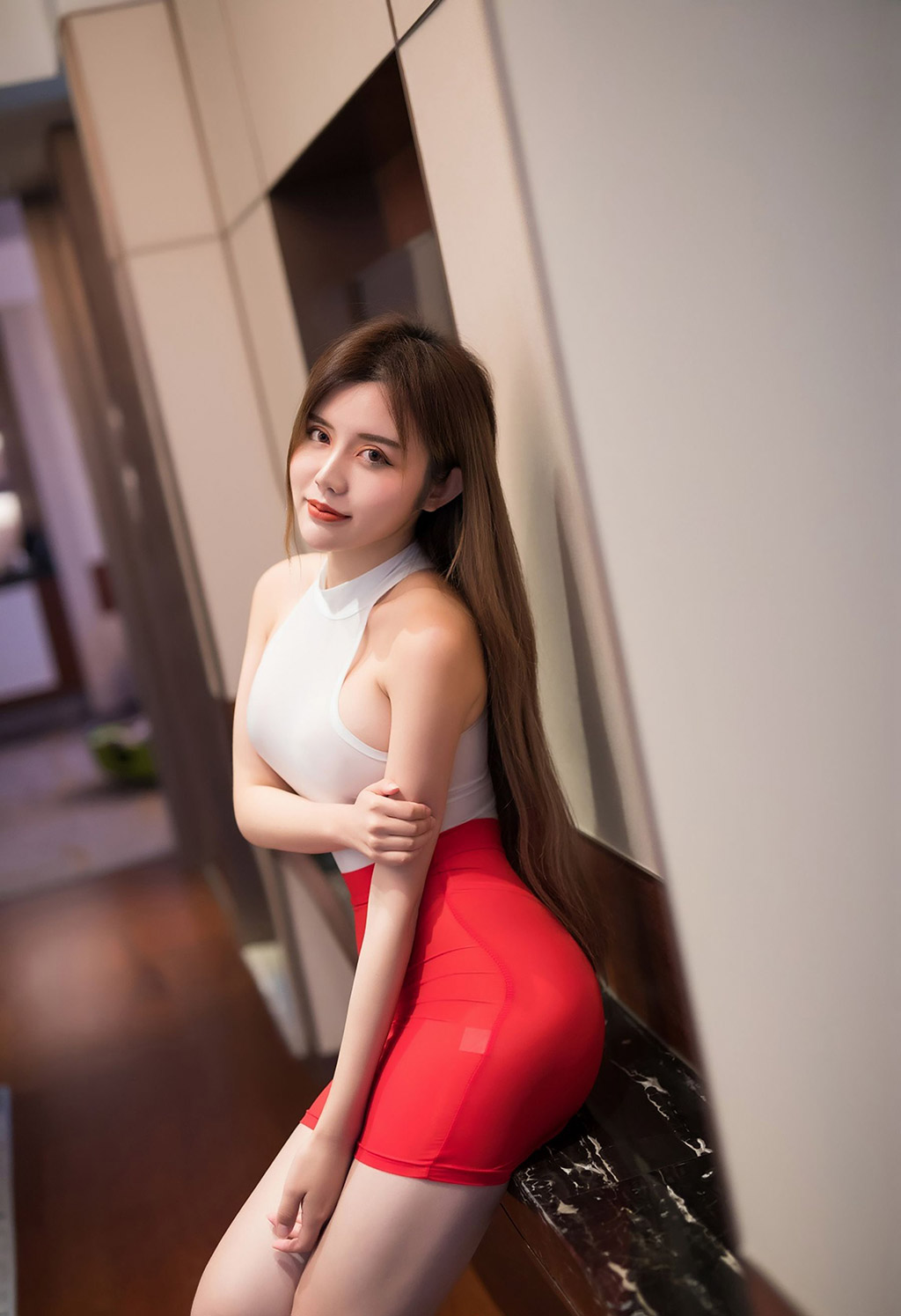 คริสจั่วหยากี ที่มีหน้าอกสูงตระหง่านขึ้นลงอย่างสวยงามและสะโพกกลมมน