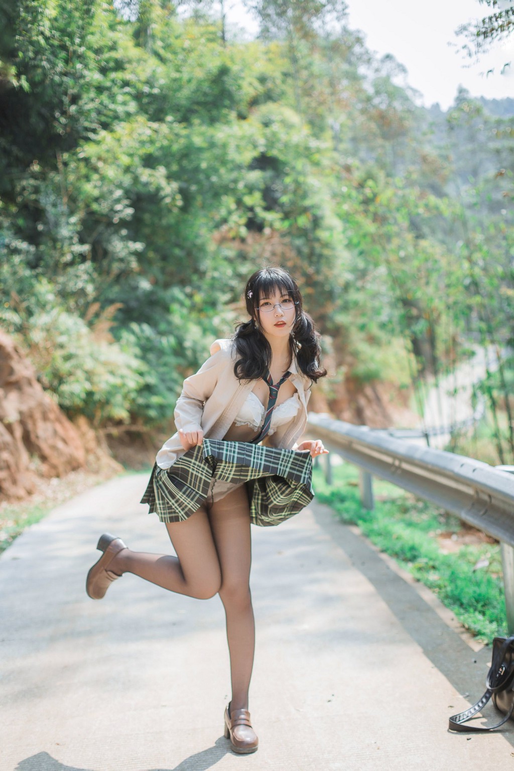 COSER小姐姐逐月su 《乡间小路》 [Cosplay美少女] 写真集[45P]