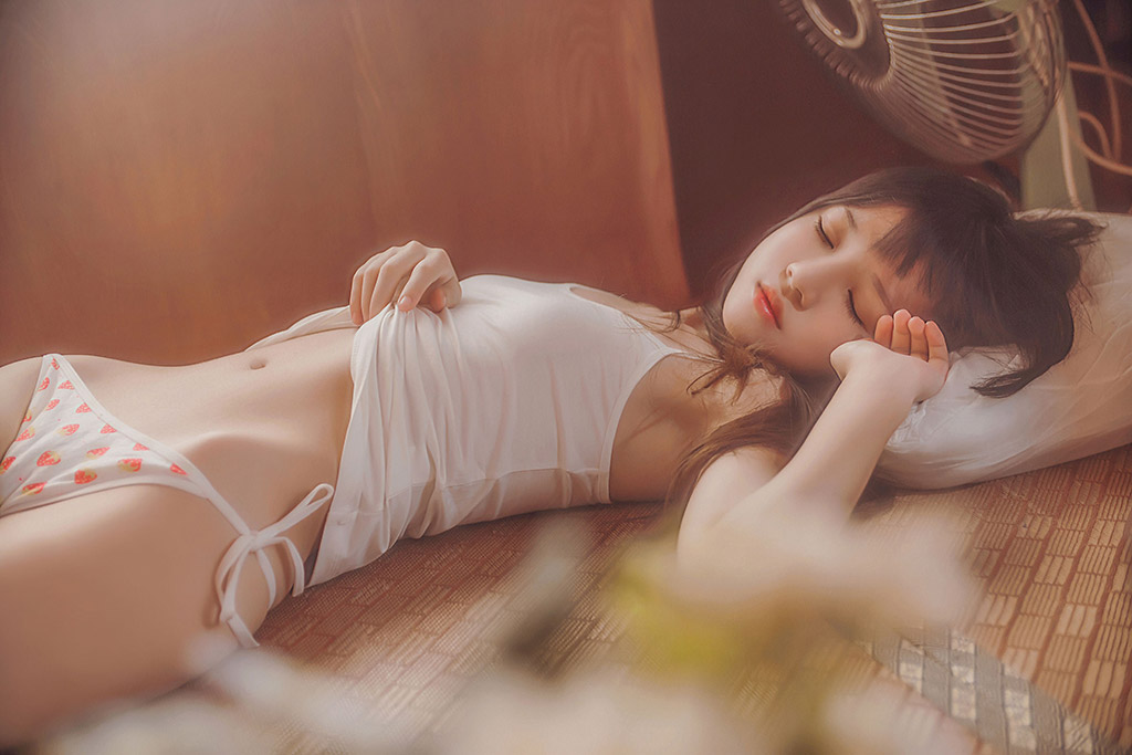 桜桃喵《小背心から水手服へ》 [ロリコス] 写真集[144P