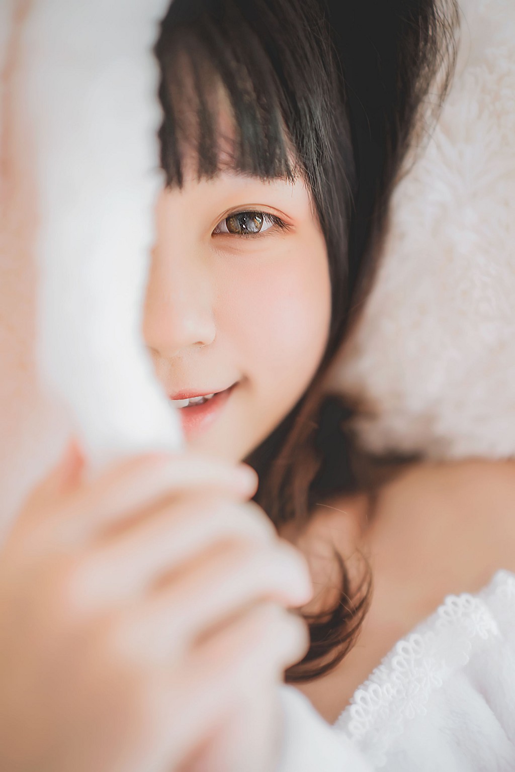 桜桃喵《冬眠》 [萝莉COS] 写真集[38P]