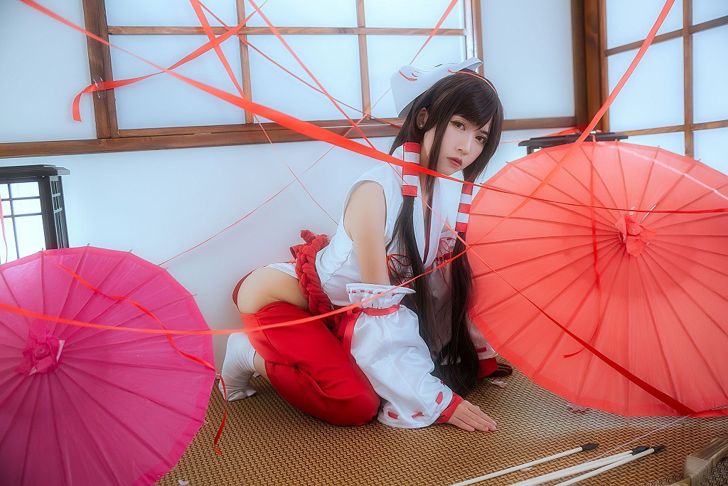 COSER鳗鱼霏儿 《巫女+兽耳+蕾丝女仆》 [Cosplay福利] 写真集[30P]