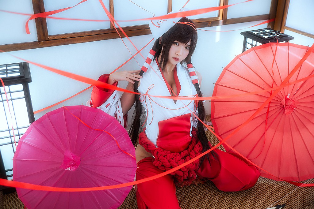 COSER鳗鱼霏儿 《巫女+兽耳+蕾丝女仆》 [Cosplay福利] 写真集[30P]
