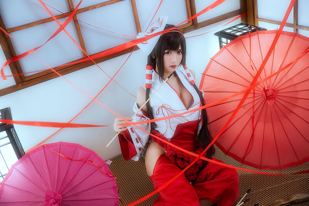 COSER鳗鱼霏儿 《巫女+兽耳+蕾丝女仆》 [Cosplay福利] 写真集[30P]