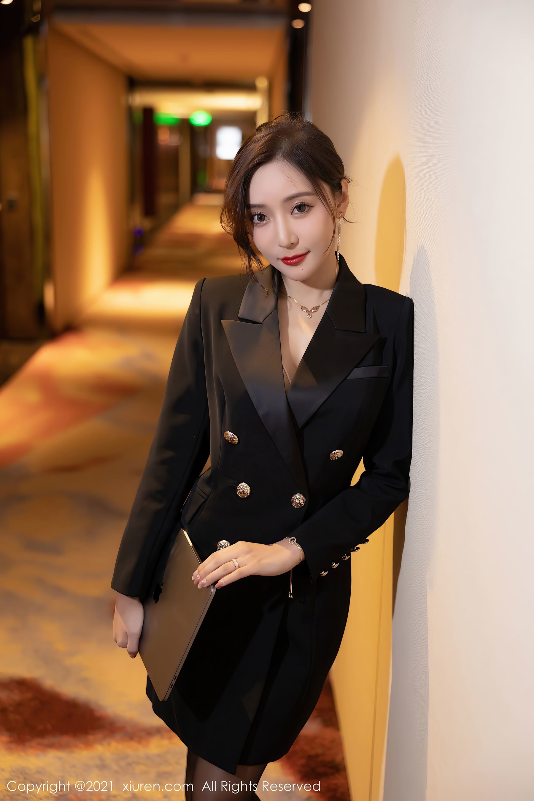 秀人 No.4293 王馨瑶Yanni 黑丝极品写真