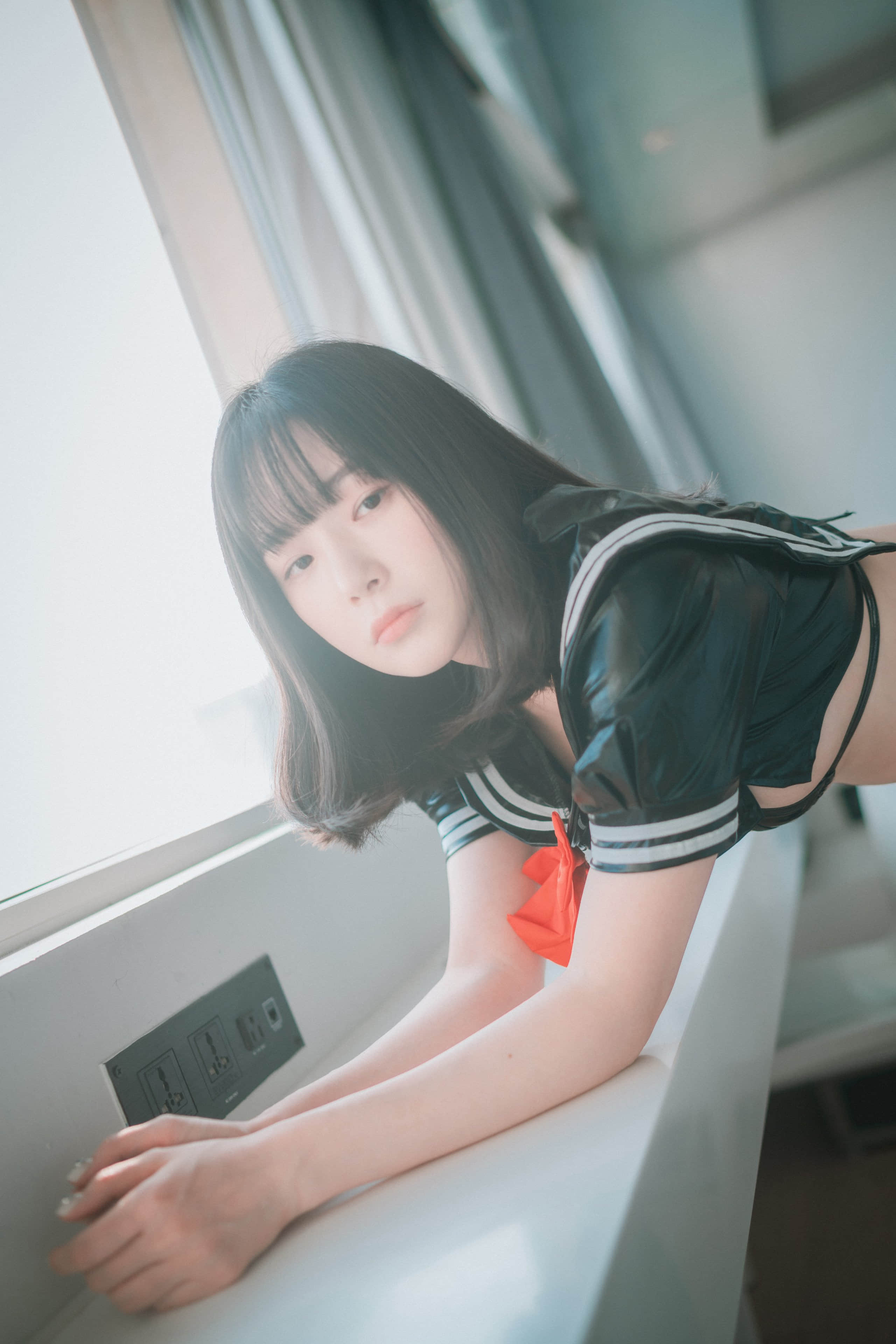 ディジャワ] レザー ブラック スクールガール - ピア