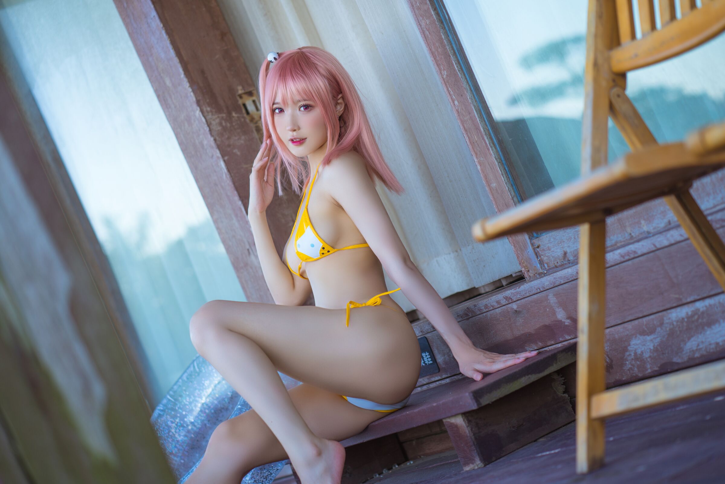 A Bao cũng là thỏ mẹ. Dead or Alive liên kết với Azur Lane. Honoka trang phục bơi.