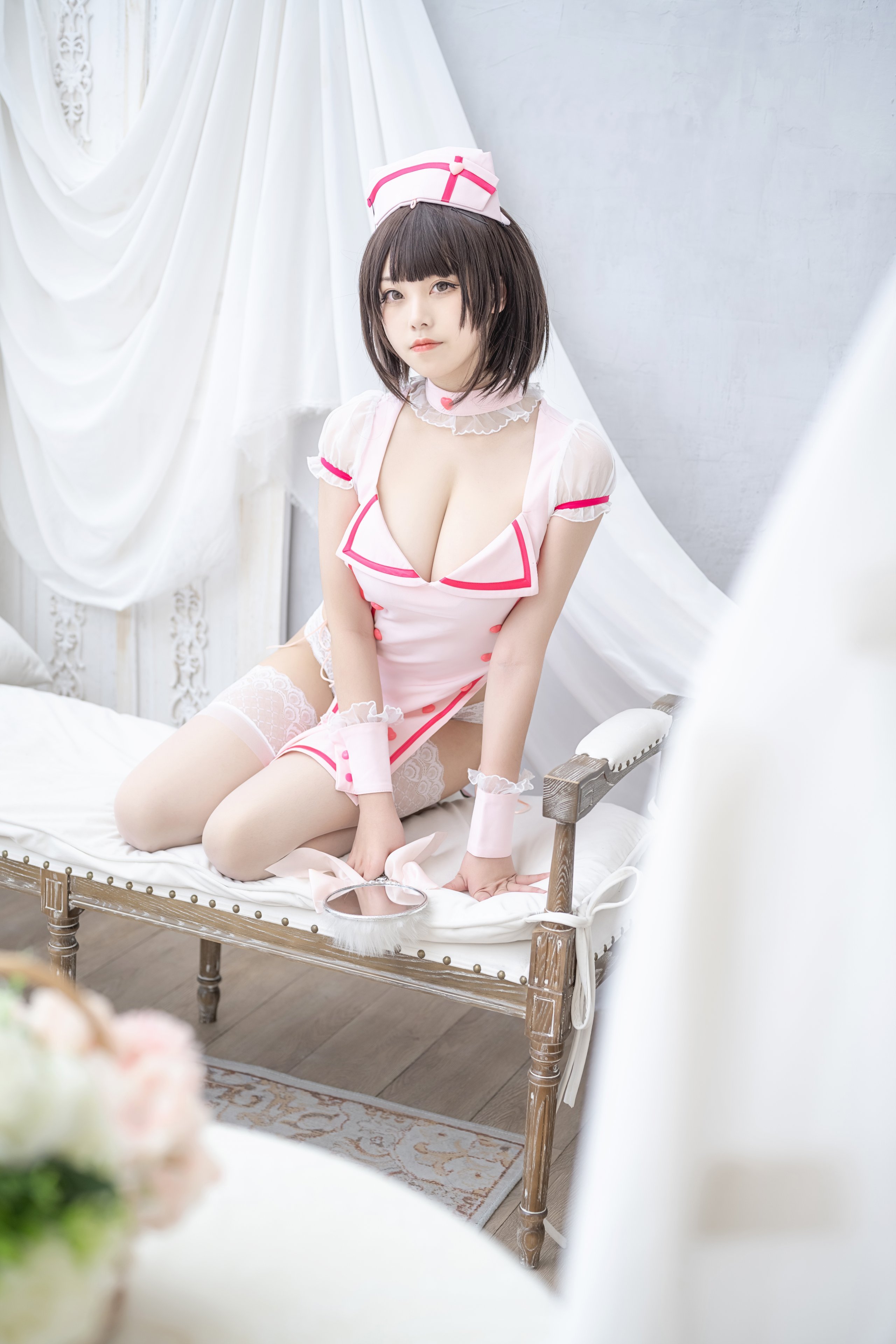 ミツジルネコキュー - 小さな看護師