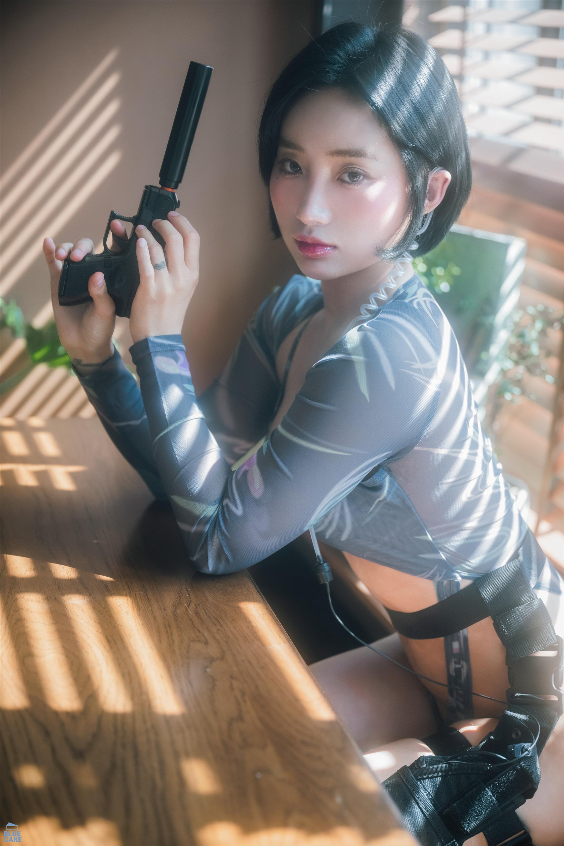 BLUECAKE] ブーティー クイーン - 秘密エージェント 88P
