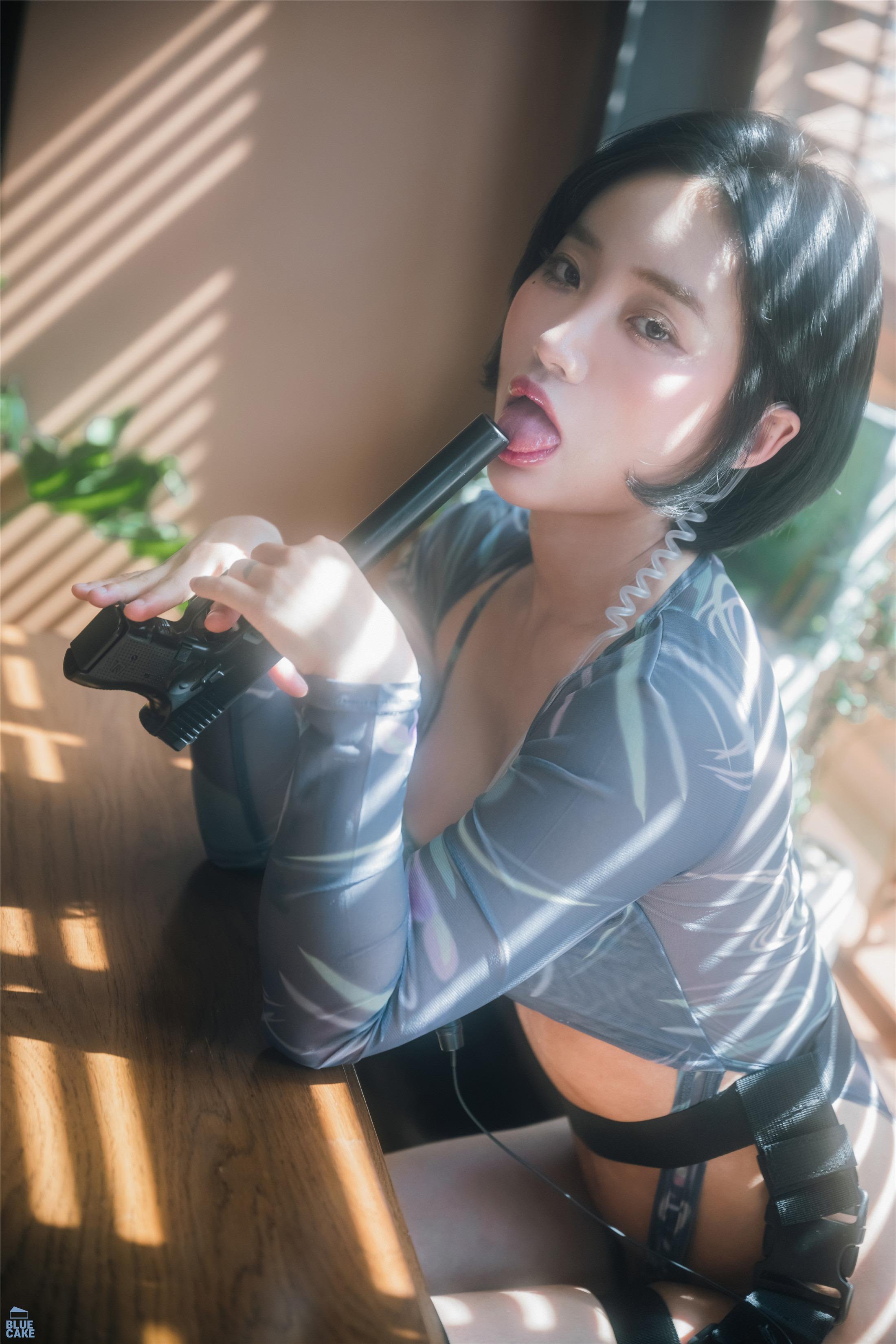 BLUECAKE] ブーティー クイーン - 秘密エージェント 88P