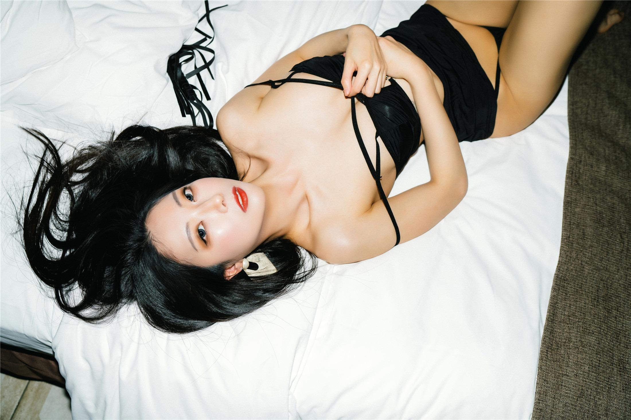 문 나이트 스냅] 오리지널 섹시(원초적인 섹시함)_모나 76P