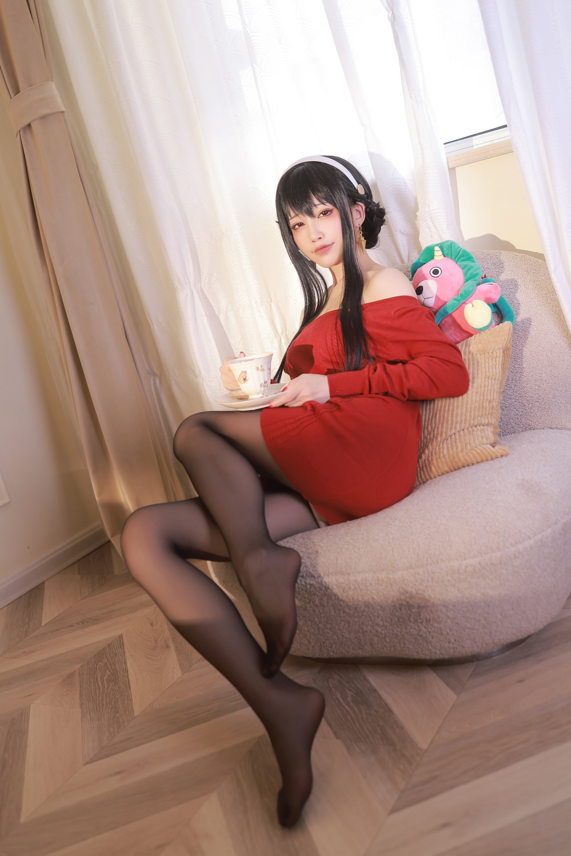 Aqua Area Yor Forger Áo Len Đỏ Cosplay