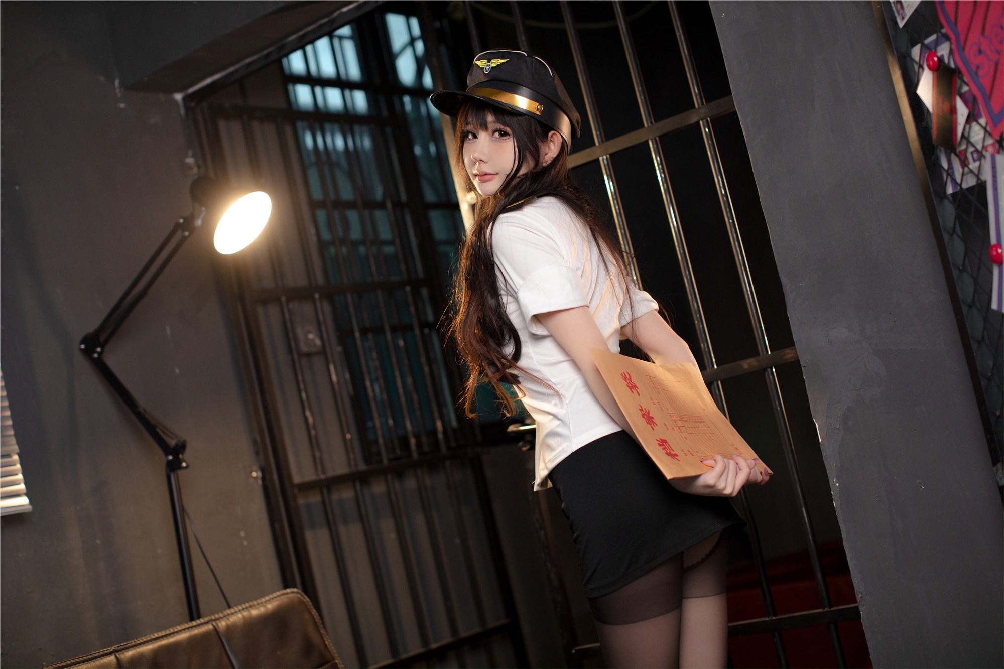 您的蛋蛋 – 俘获制服 81P