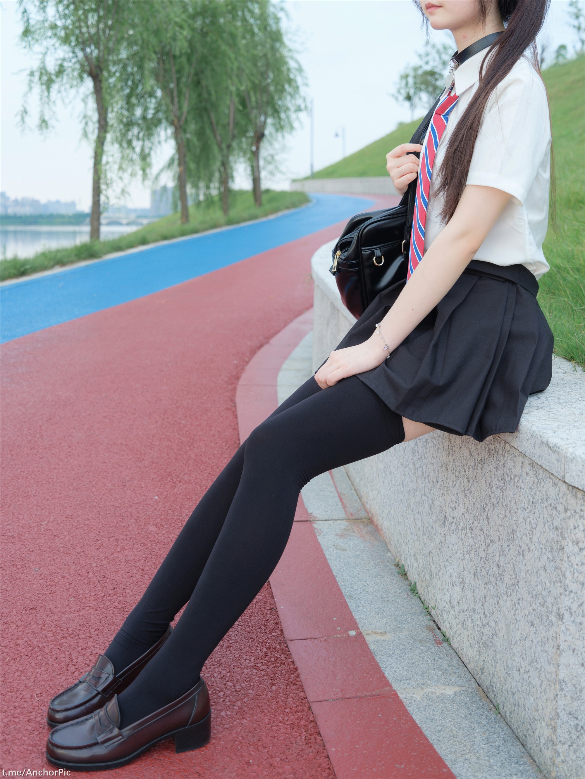 小恩黑制服写真 93P