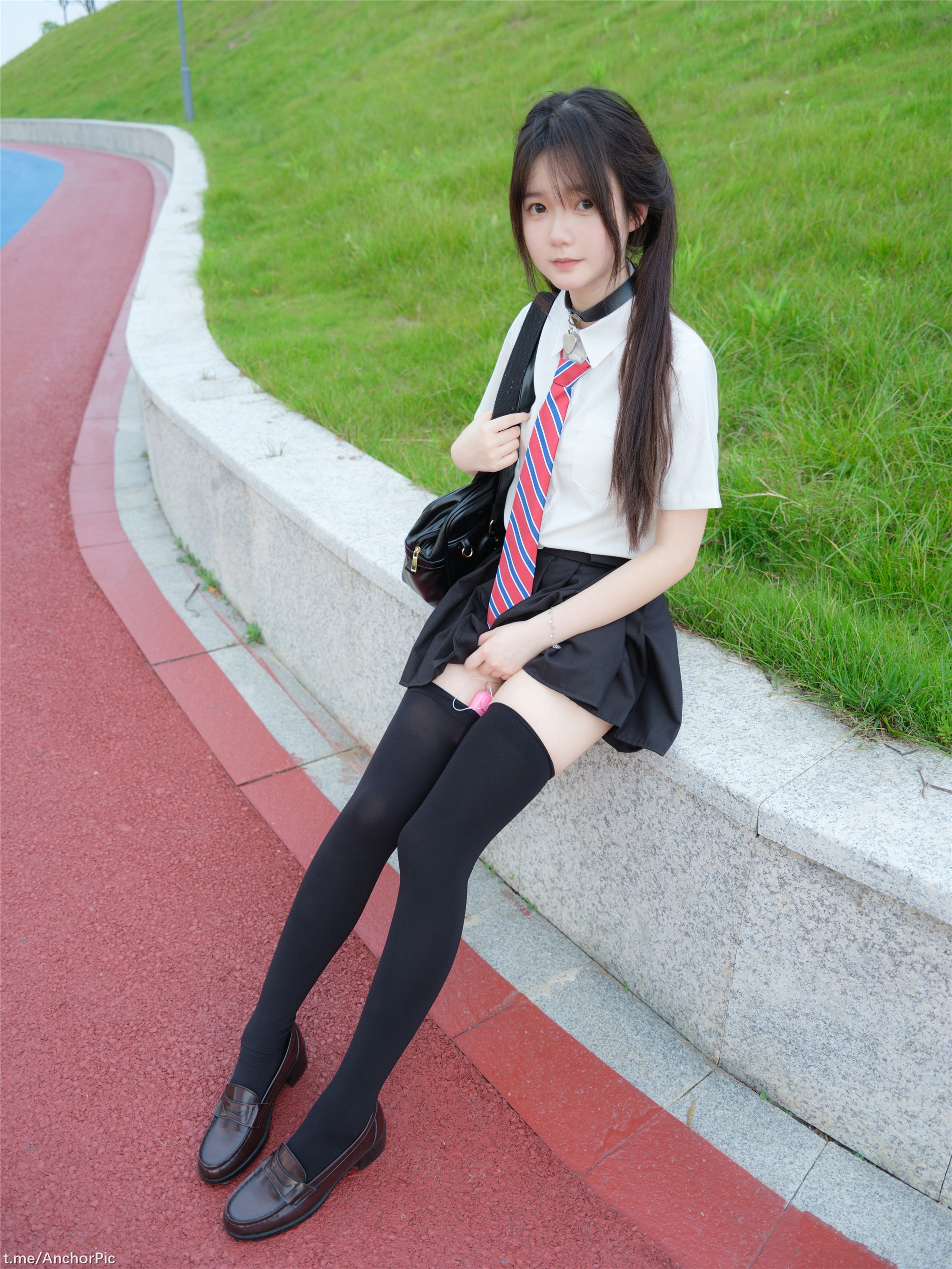 小恩黑制服写真 93P