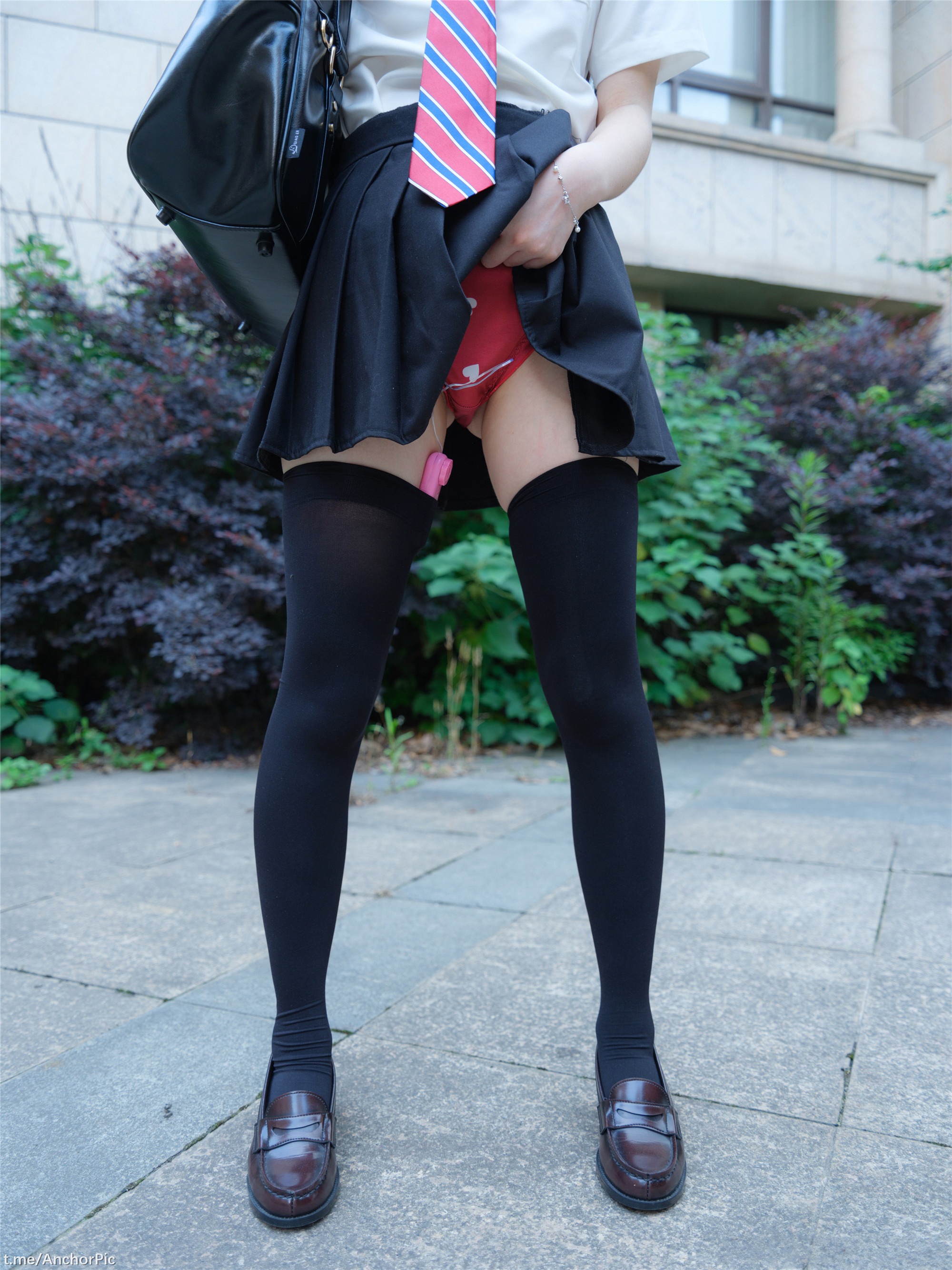 小恩黑制服写真 93P