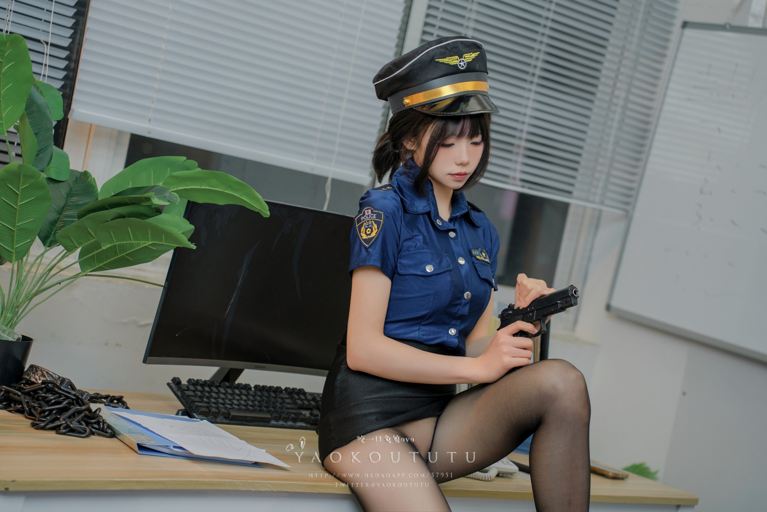 한 입 물어 토끼娘 ovo - 여경찰 우롱녀경