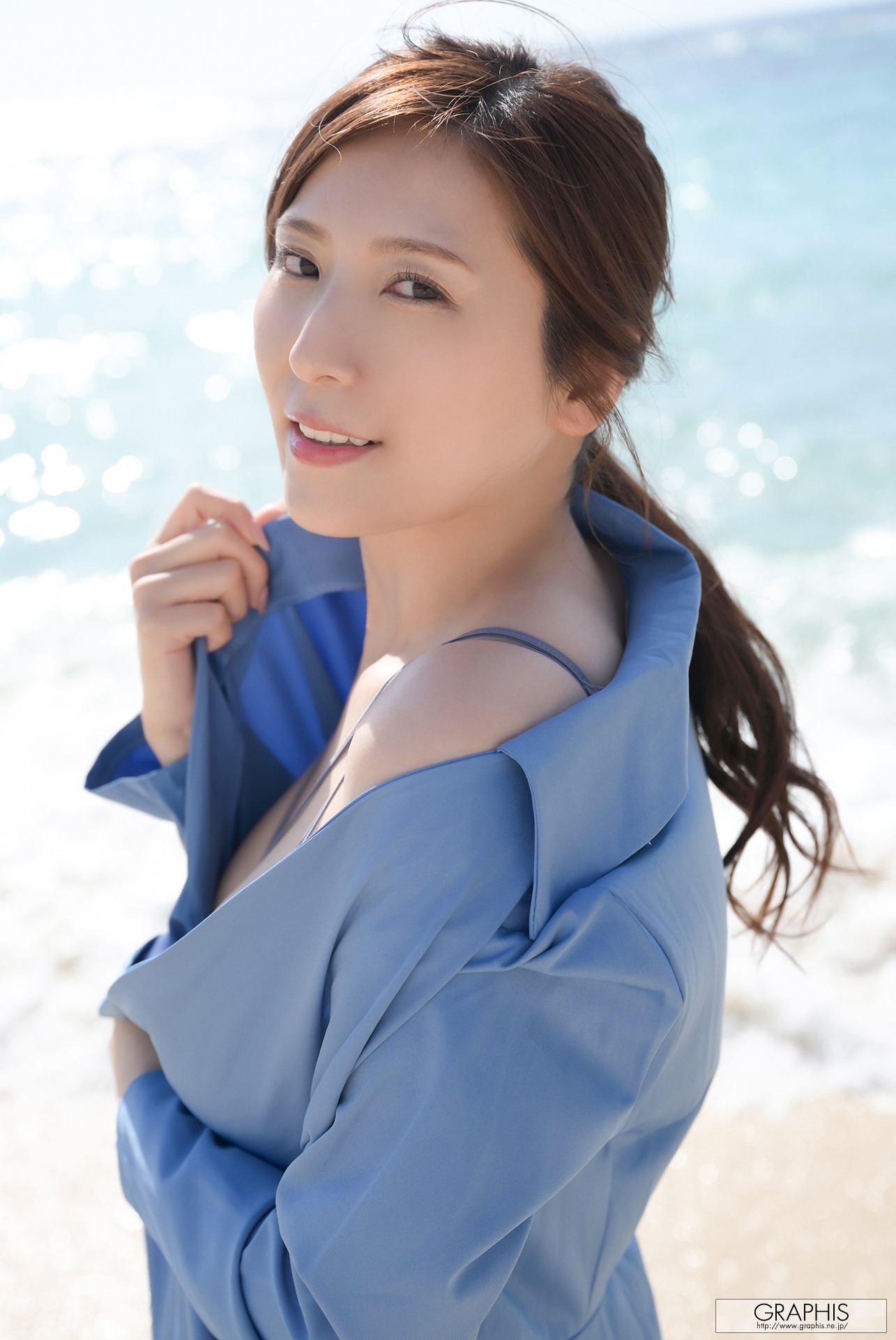 [Graphis] Gals - Yuna Shina 椎名ゆな Reunion 141P