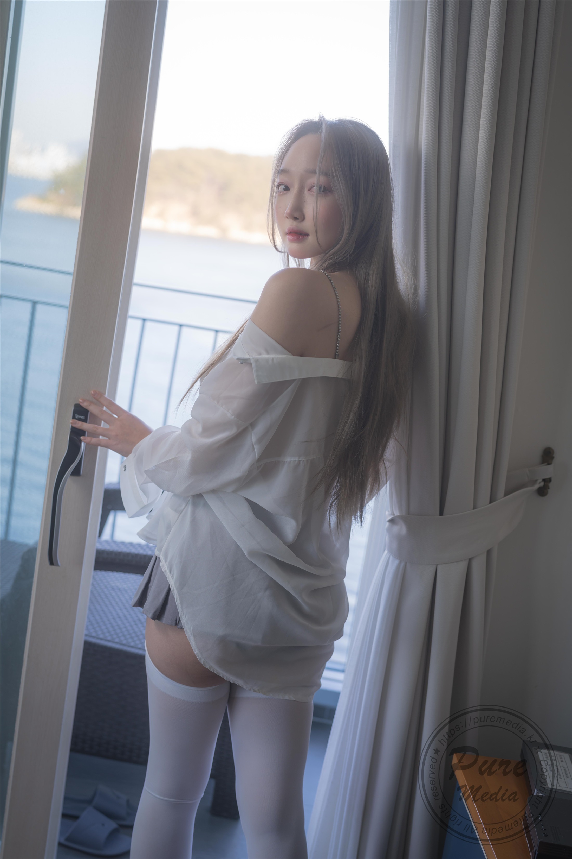Pure Media] Vol.274: รอน (라온) – Debut 138P
