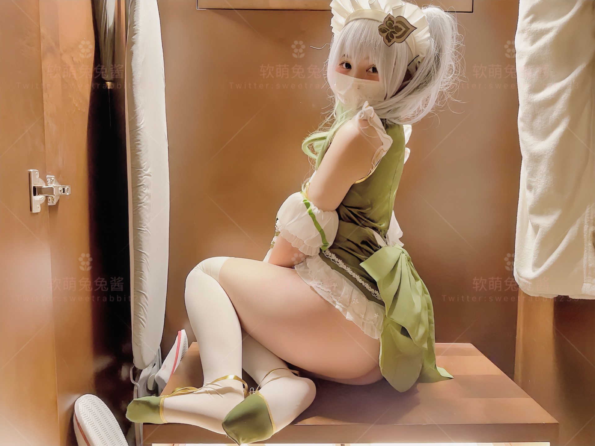 软萌兔兔酱反差秘书女仆写真