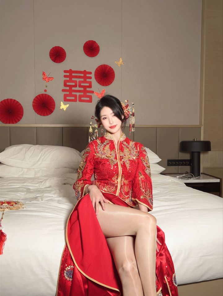 抖娘-利世 - 伴郎团轮新娘 [55P2V-808MB]