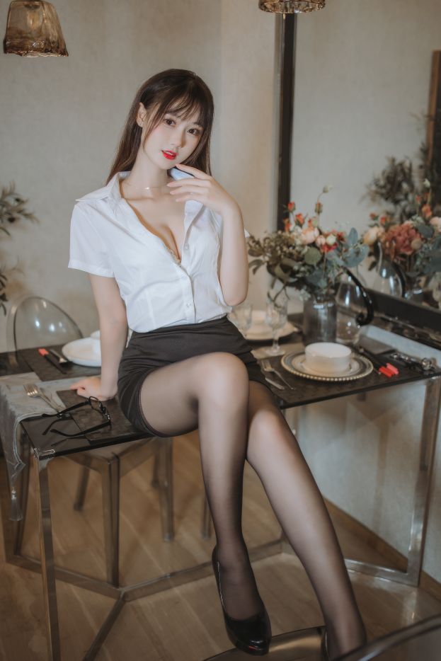 羽生三未 - 黑丝包臀OL[40P-624MB]