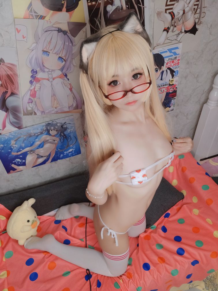 软妹摇摇乐 - Fantia2024年2月会员订阅金色の長髪がかわいい