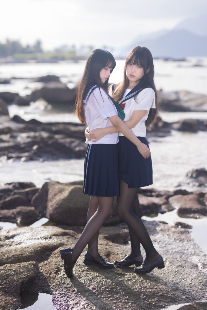 不呆猫&三無人型 - 水手服百合黑丝