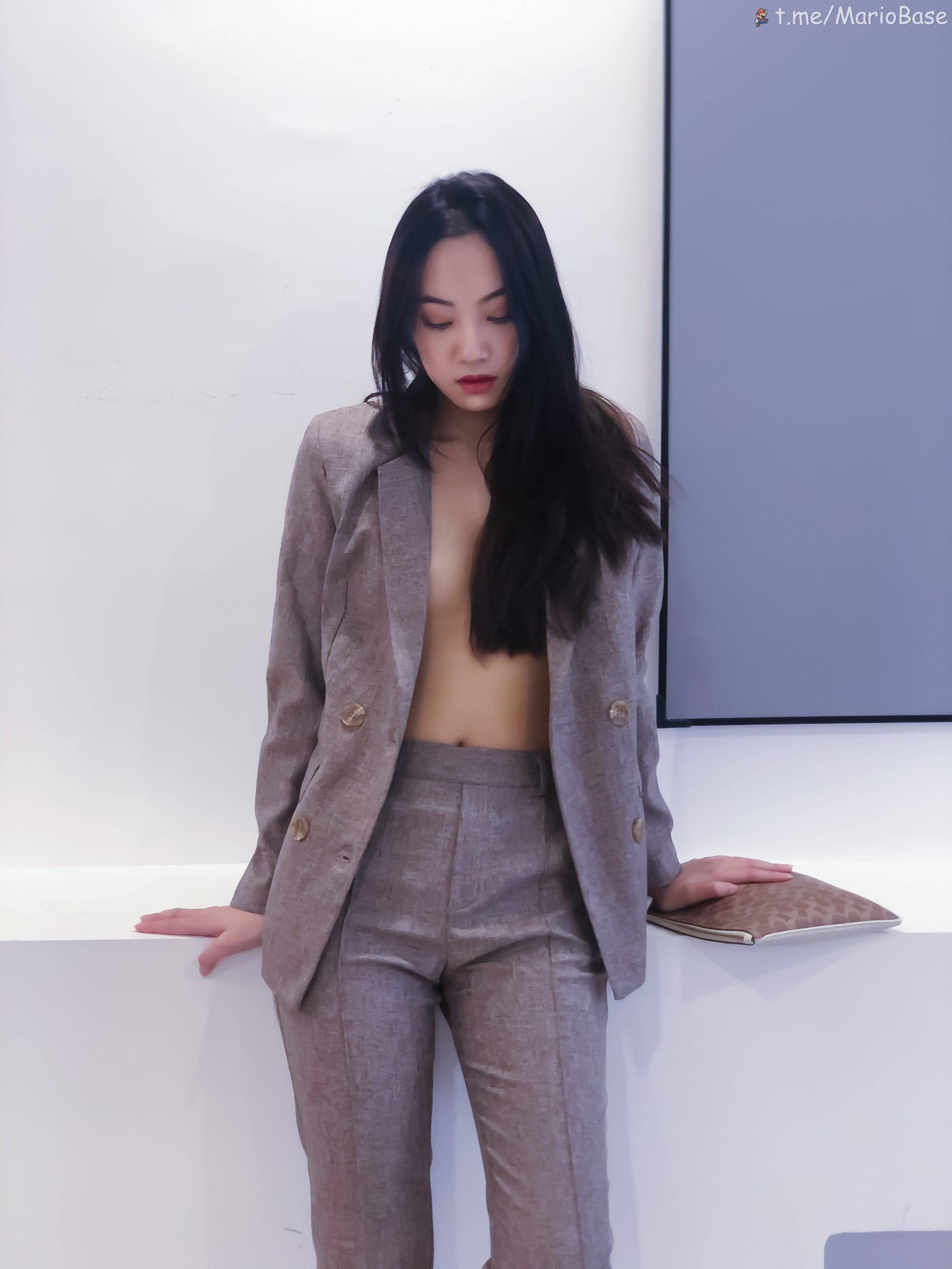 婕哥 - 小西装 [49P1V]