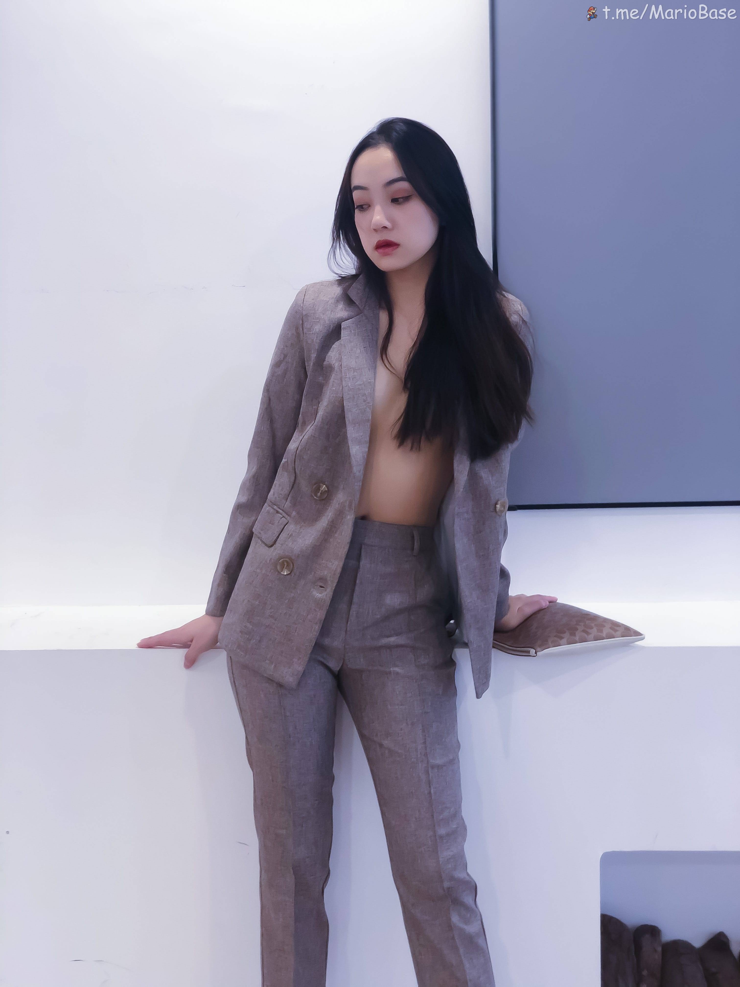 婕哥 - 小西装 [49P1V]