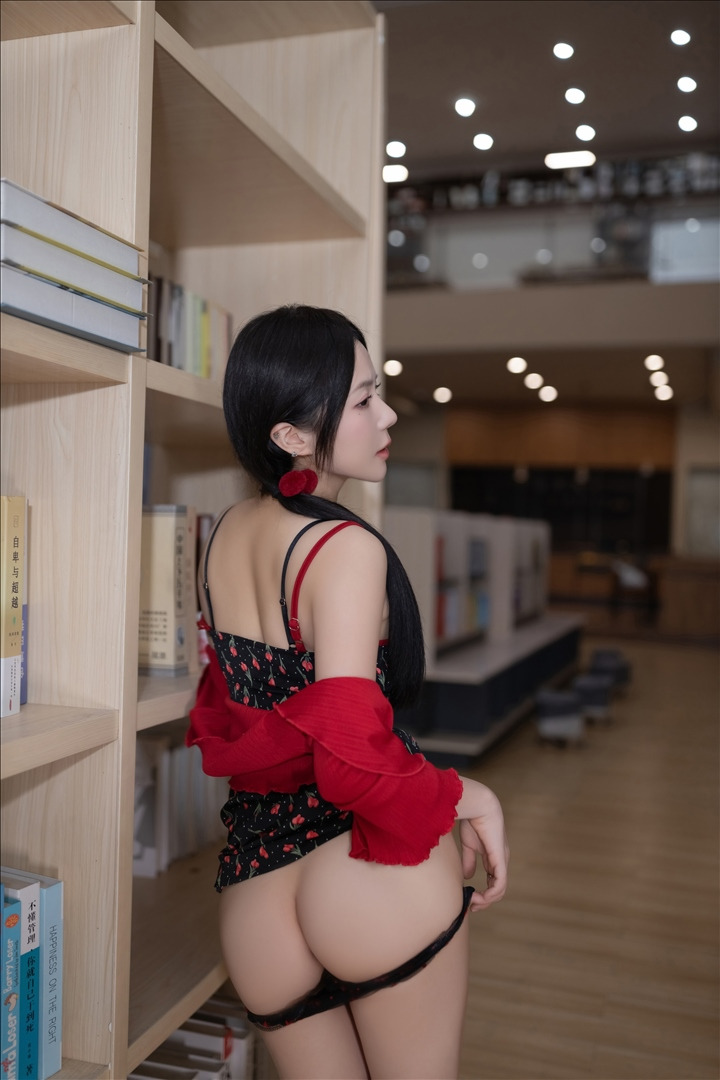 鱼子酱Fish – 图书馆 [82P-666M] 20240704s